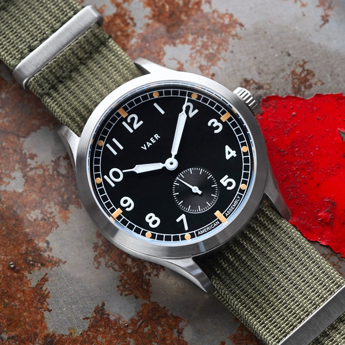 VAER C3 Dirty Dozen Field Watch - 36mm Ameriquartz