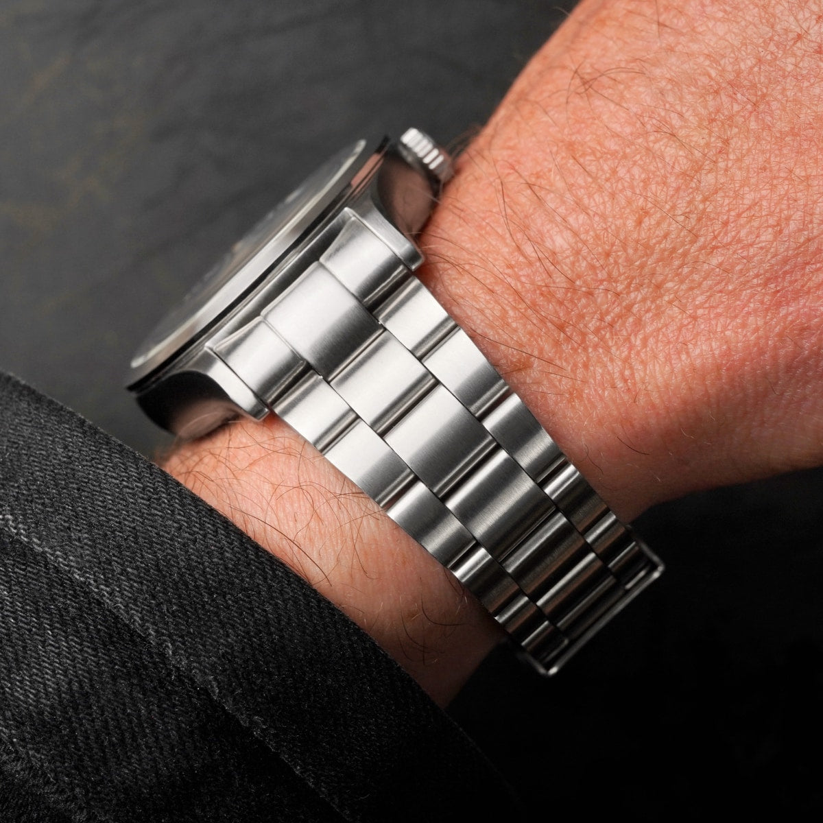 VAER C5 Dirty Dozen Field Watch - 40mm Ameriquartz