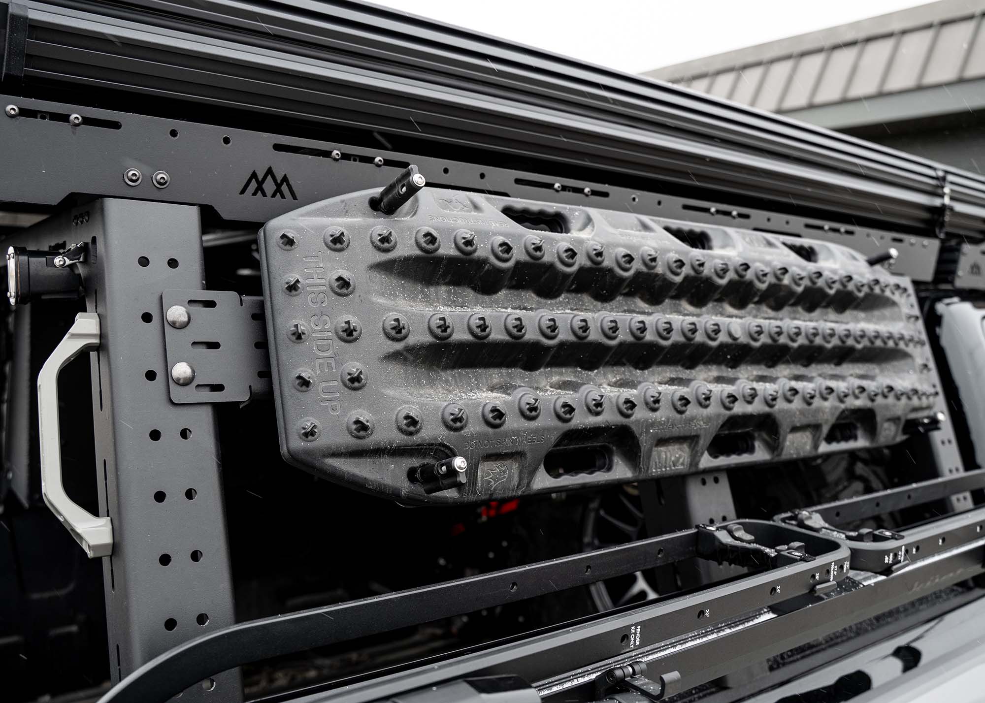 Backwoods Universal Dogbone Aluminum Traction Board Mount