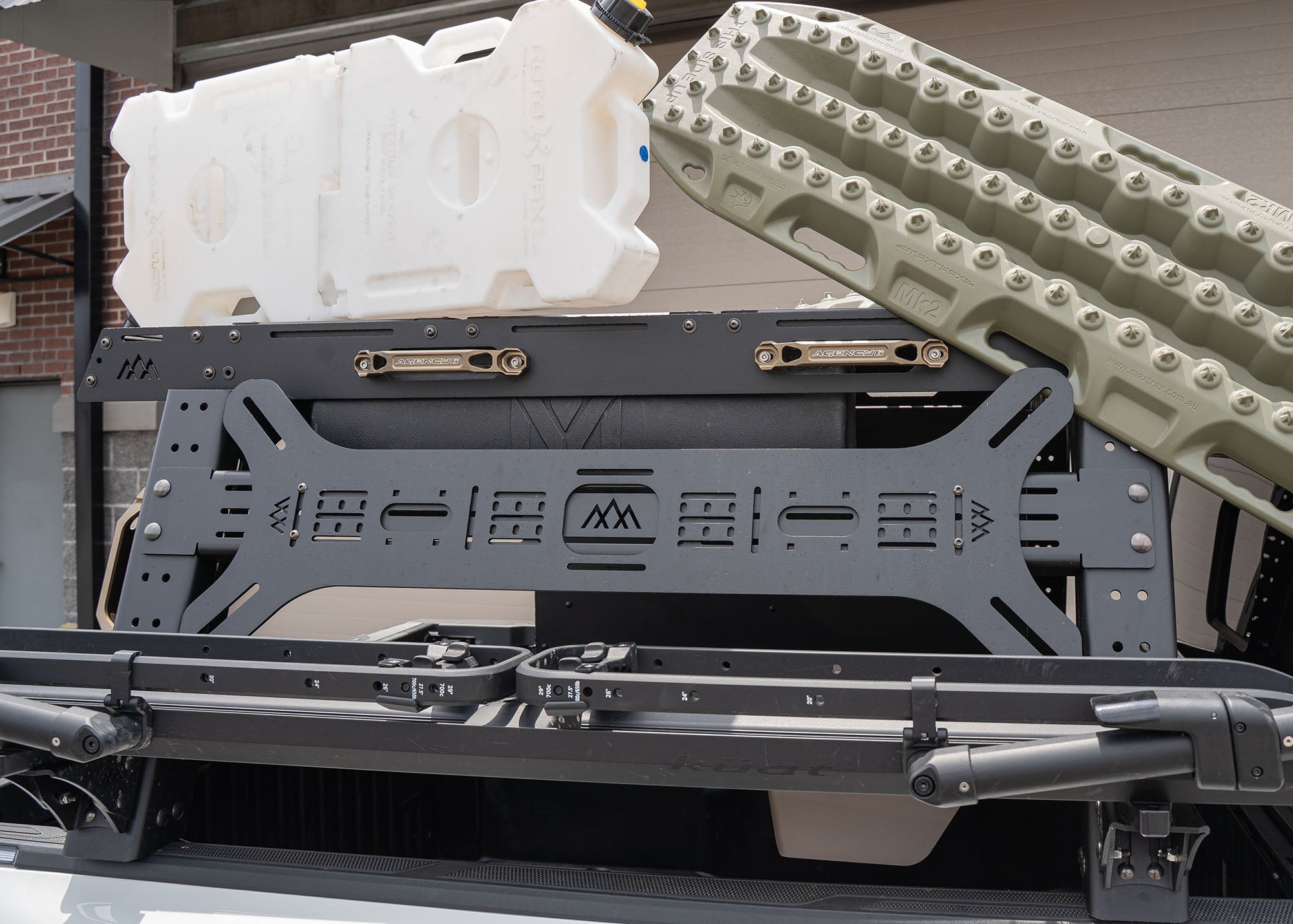 Backwoods Universal Dogbone Aluminum Traction Board Mount