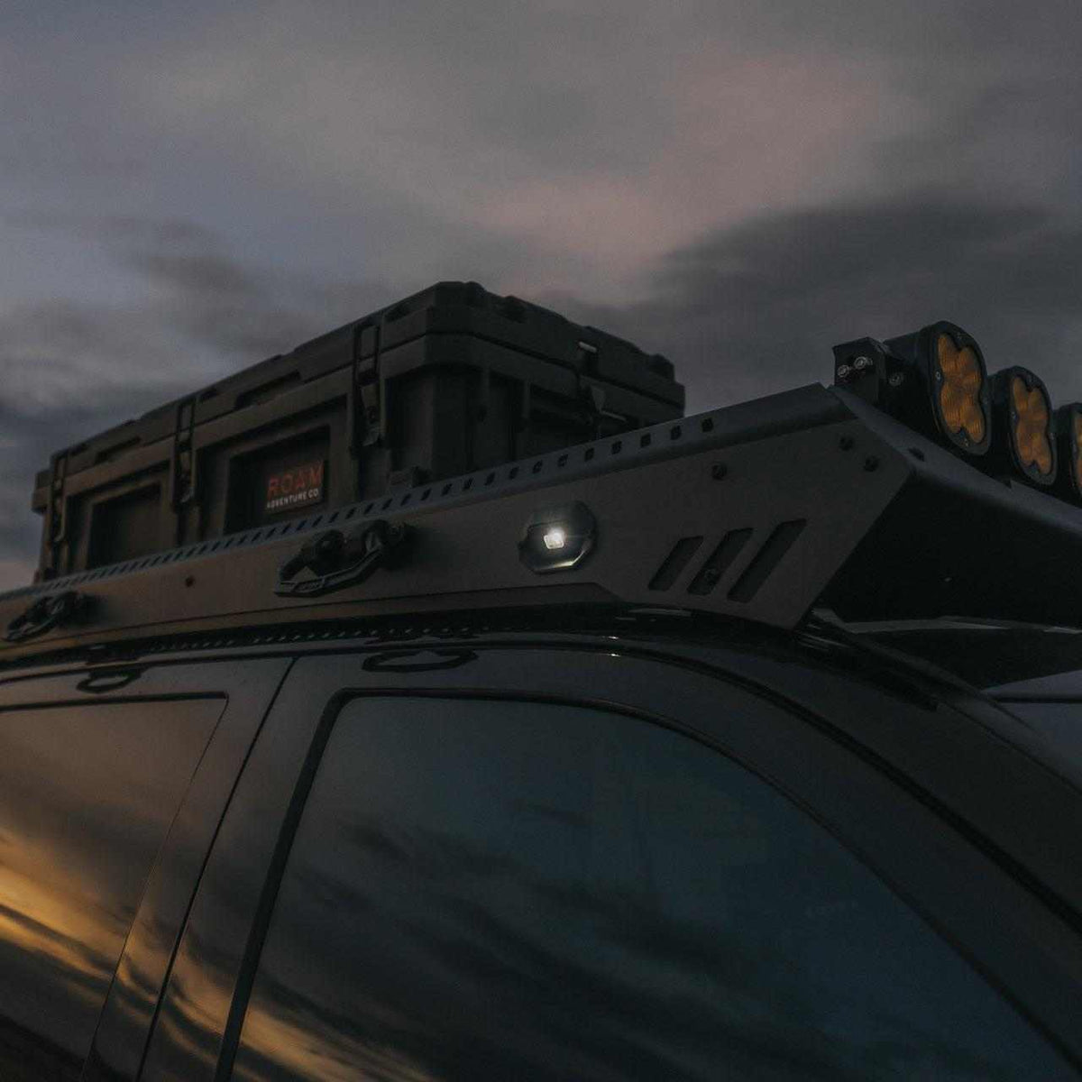 upTOP Overland rackLIGHT on roof rack