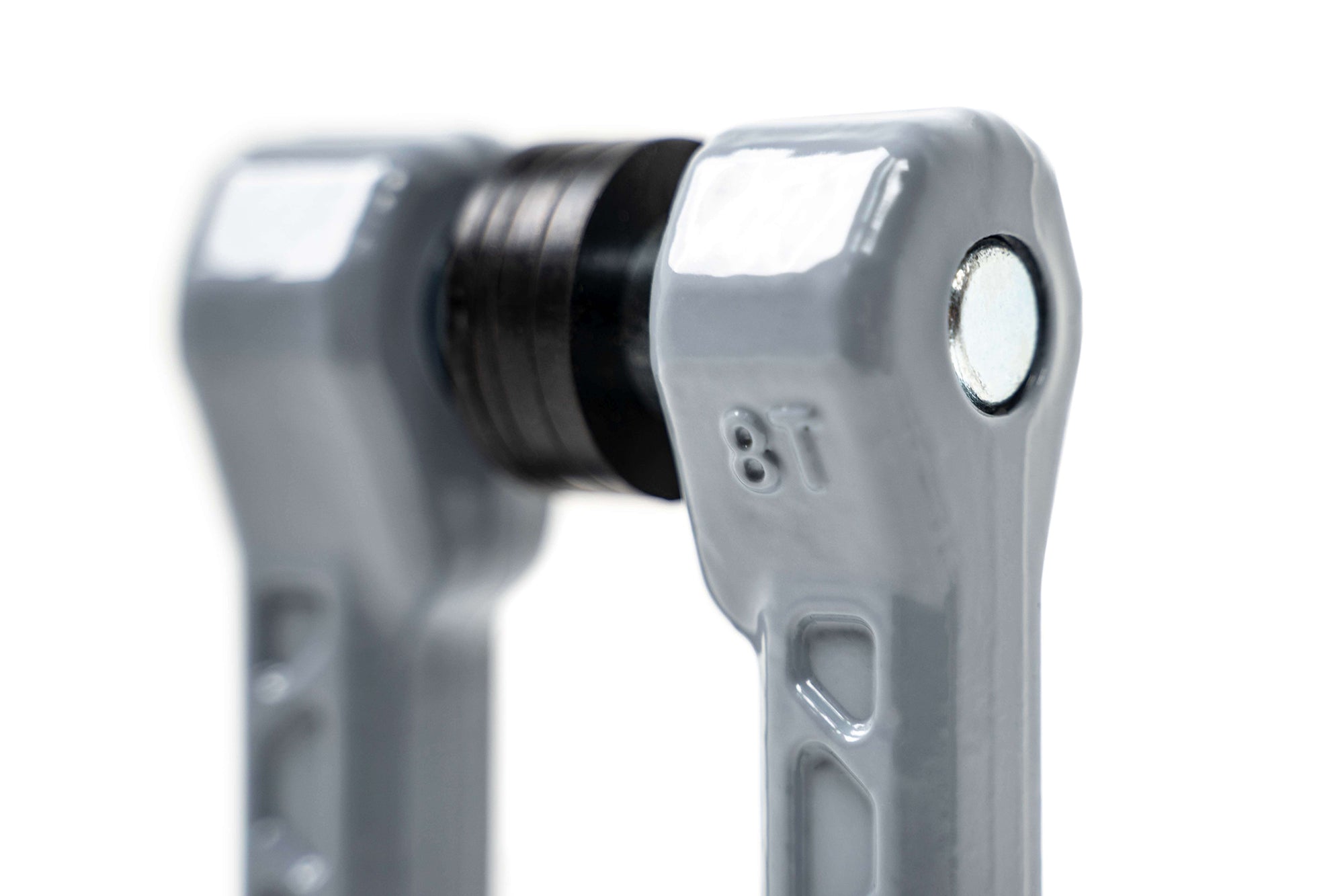 Elite-Series-D-Ring-Shackles-Gray_Offtruck-07 - NVMOS