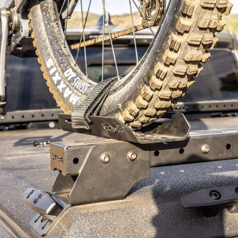 upTOP Overland bike tray rear strap