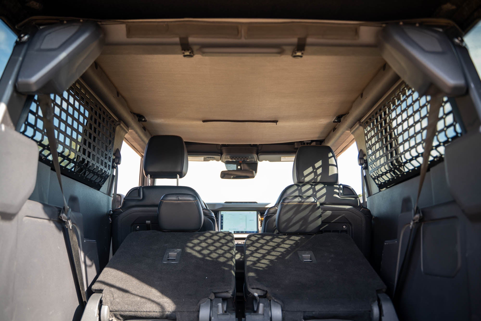 Ford-Bronco-2-Door-Rear-Window-Pocket-Molle-Panels-Installed-13 - NVMOS