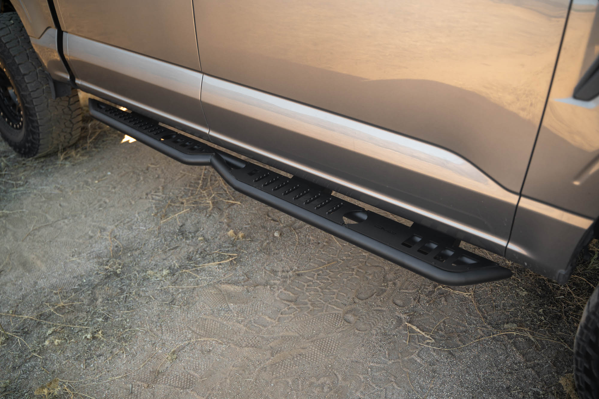 Ford-F-150-Crew-Cab-OE-Plus-Side-Steps-Installed-4 - NVMOS