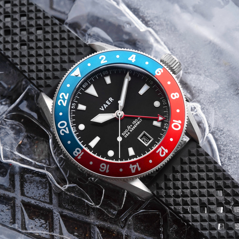 VAER G2 Meridian Watch - Navy/Red - 39mm USA GMT