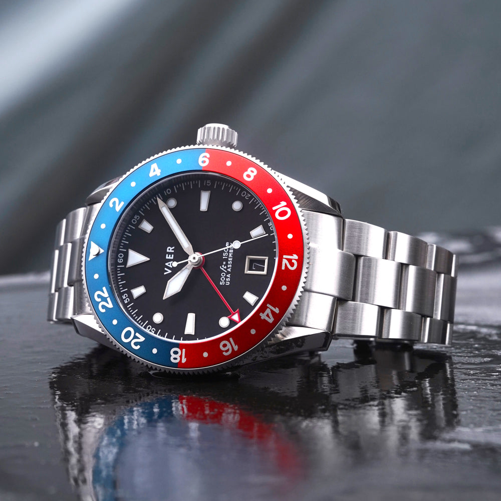 VAER G2 Meridian Watch - Navy/Red - 39mm USA GMT