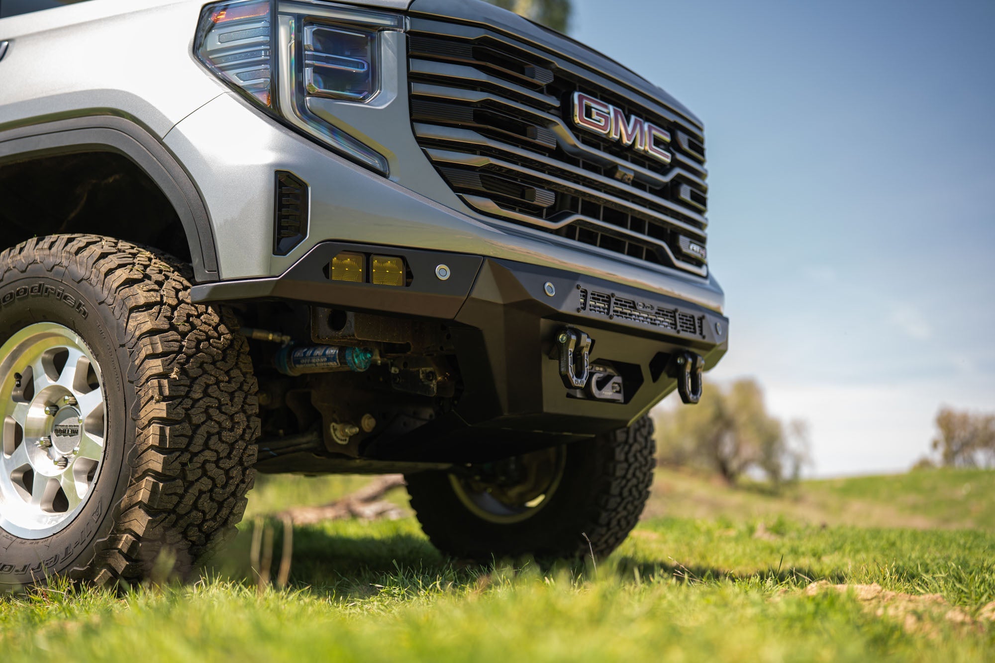 GMC-Sierra-1500-Spec-Series-Front-Bumper-Outdoor-7 - NVMOS
