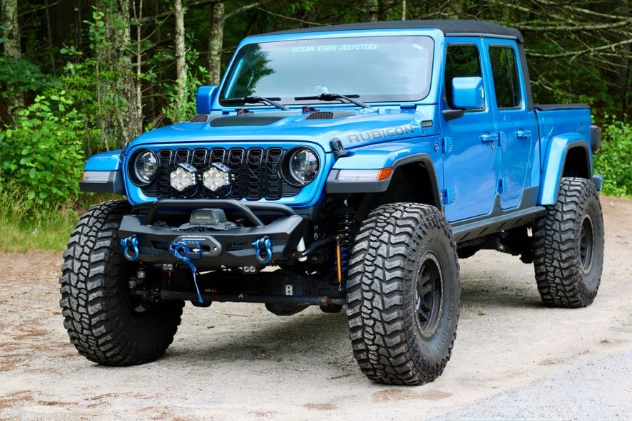Clayton Off Road 4.5 inch front coil springs for Jeep Gladiator JT V6 gas