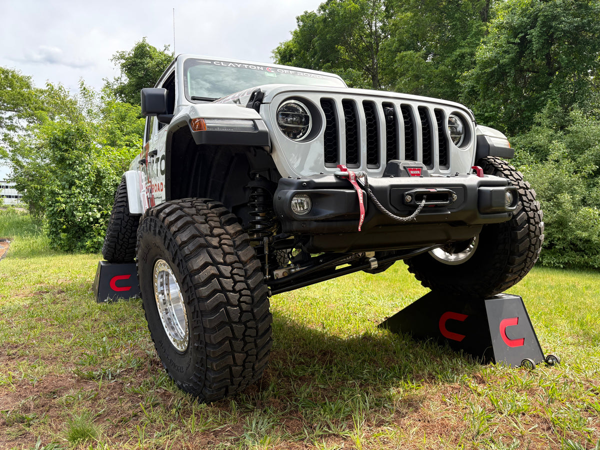 Clayton Off Road Overland+ 4.5-inch long arm lift kit for 2021-2023 diesel Jeep Gladiator JT