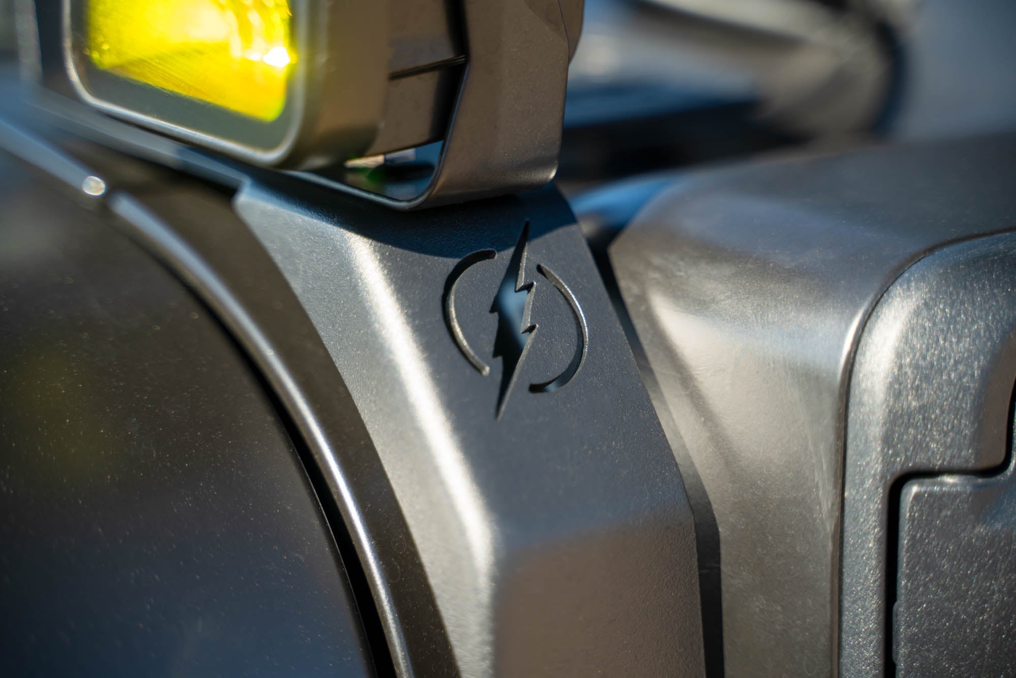 Jeep-4XE-A-Pillar-Dual-Pod-light-Mounts_Installed-09 - NVMOS