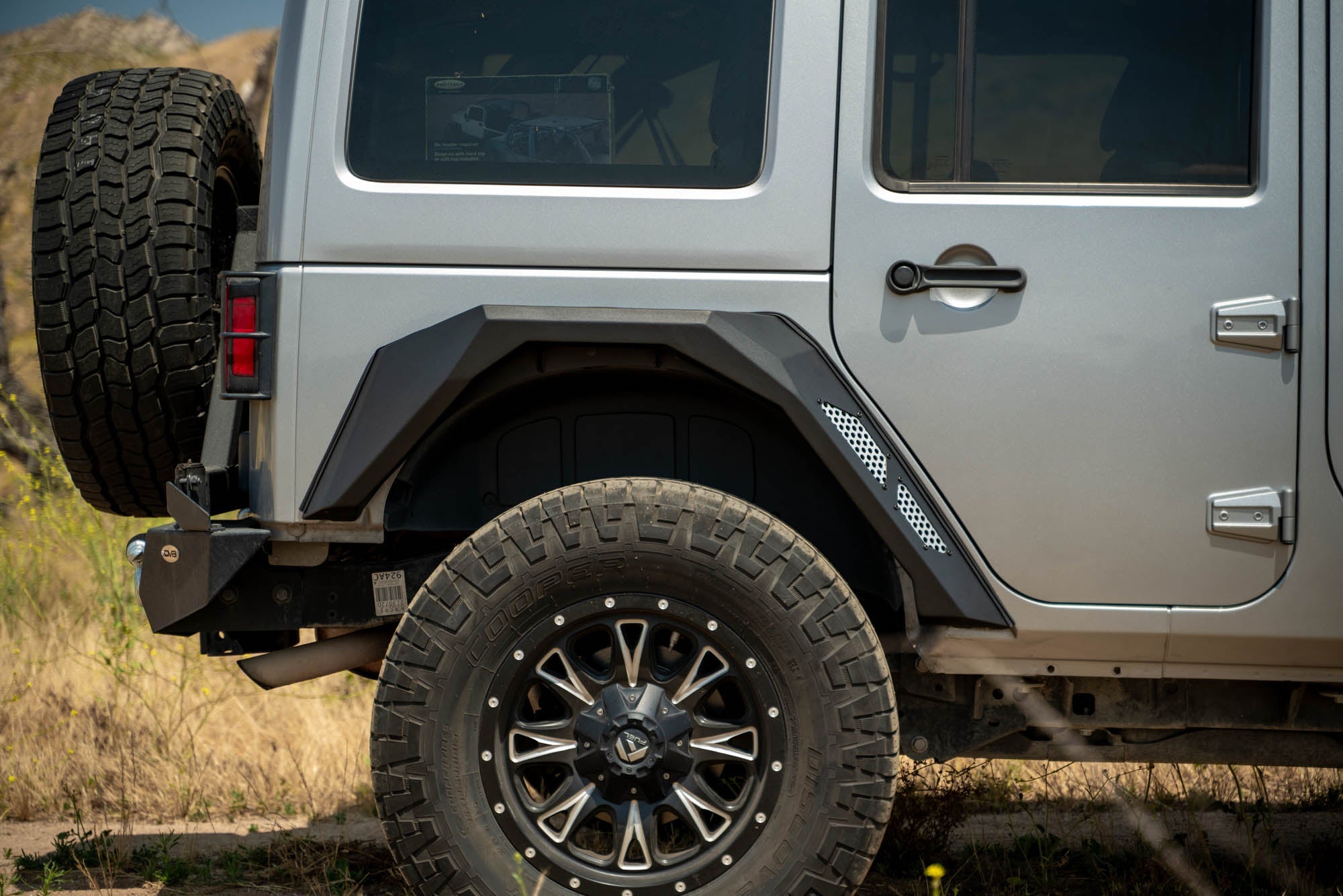 Jeep-Wrangler-JK-Armor-Fender-Flares-Installed-10 - NVMOS
