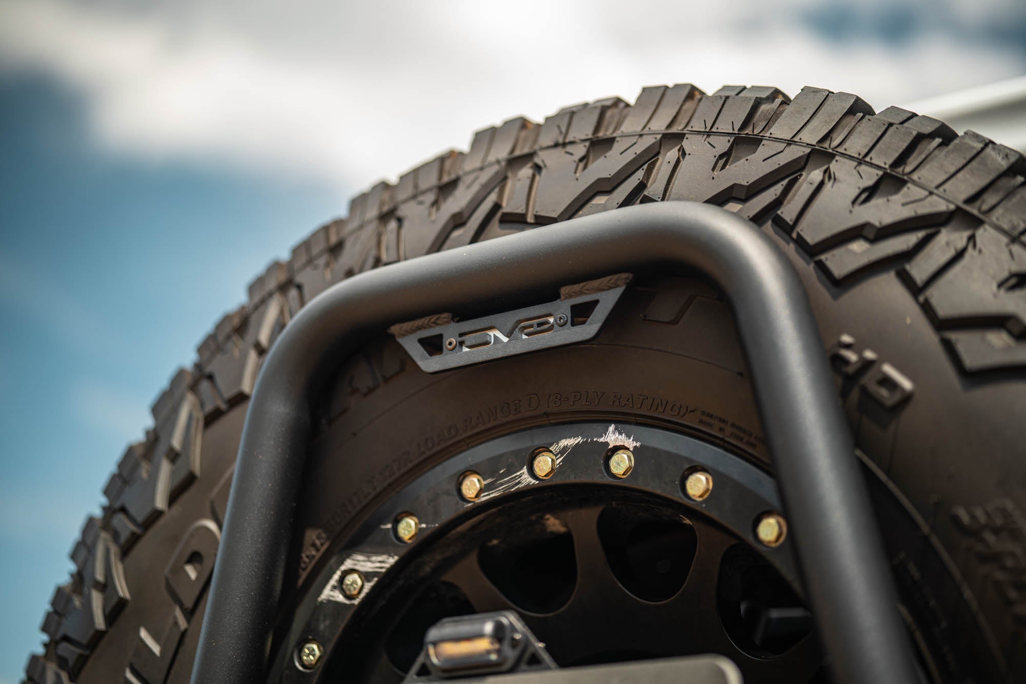 Jeep-Wrangler-JL-Body-Mounted-Tire-Carrier-Installed-12 - NVMOS