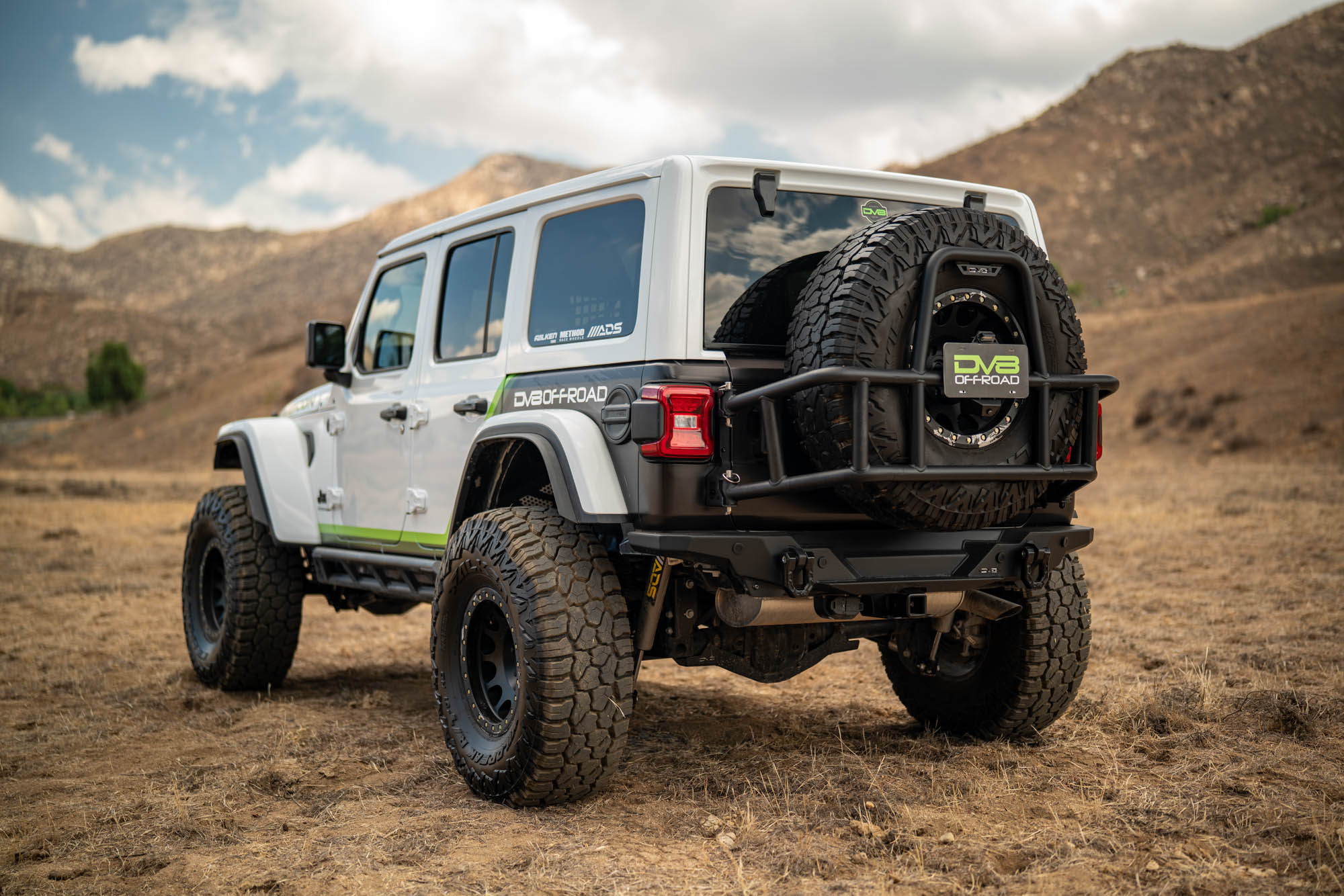 Jeep-Wrangler-JL-Body-Mounted-Tire-Carrier-Installed-9 - NVMOS
