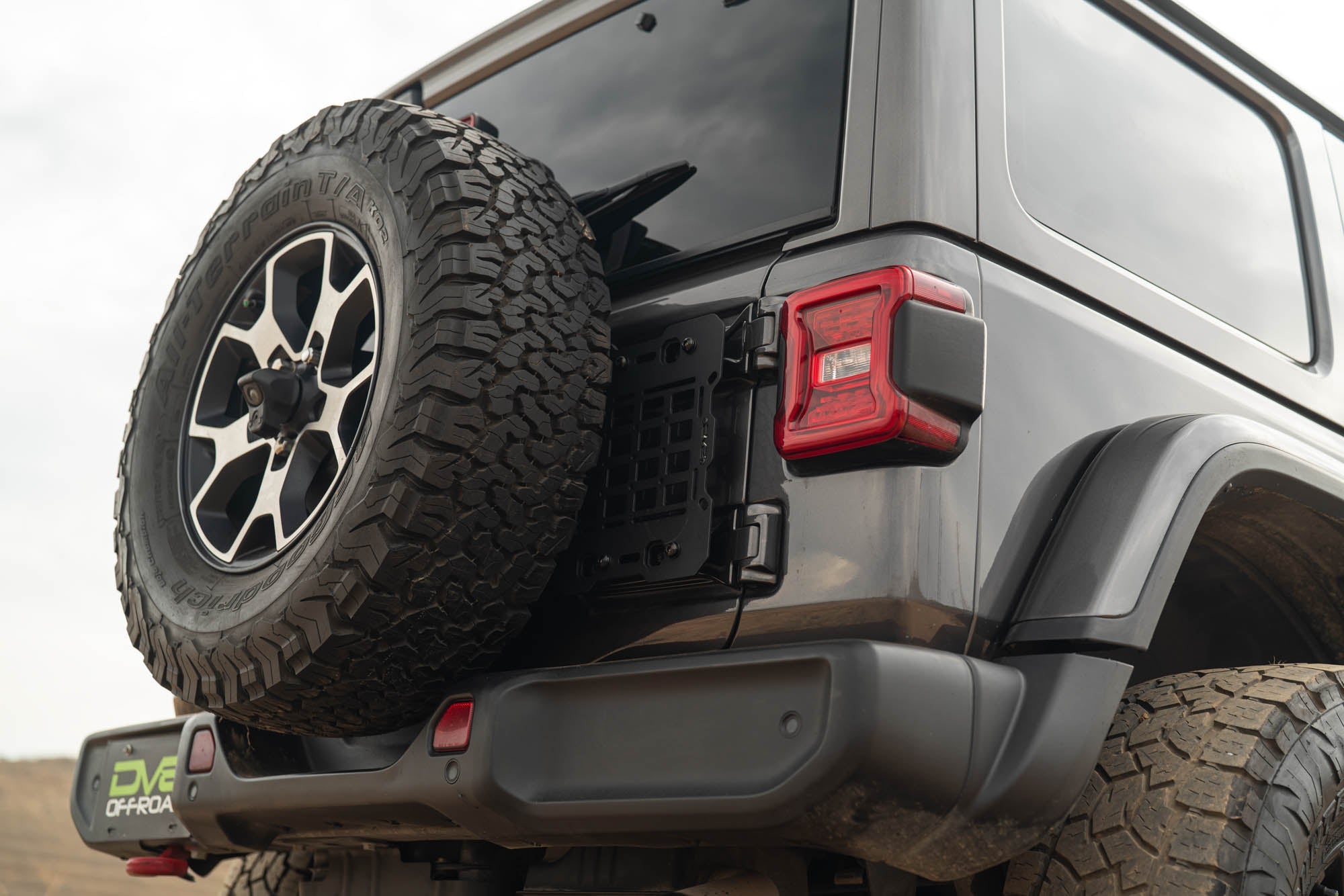 Jeep-Wrangler-JL-Tailgate-Reinforcement-Molle-Panel-Installed-7 - NVMOS