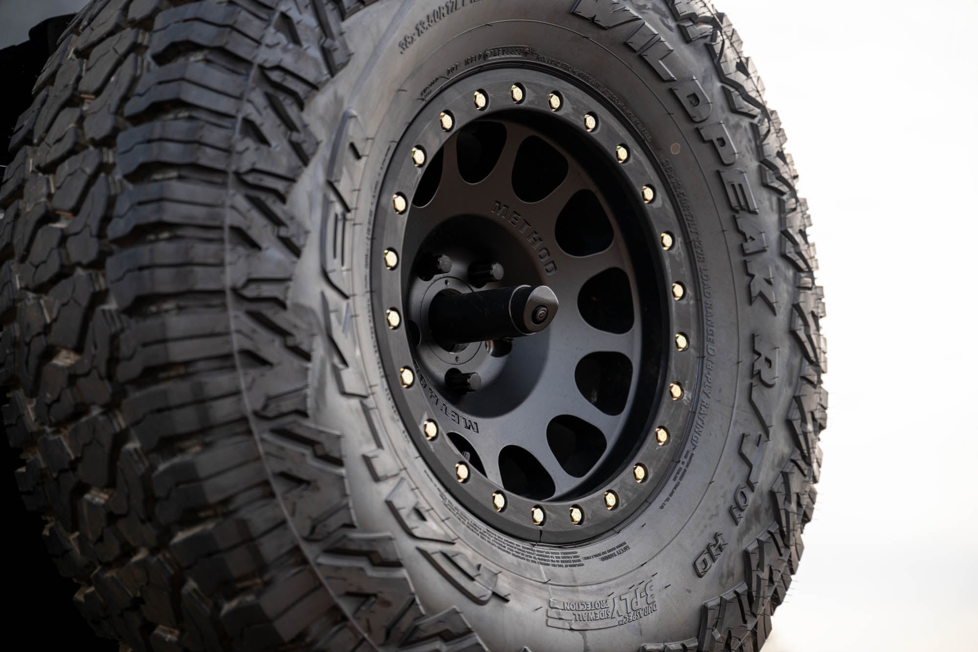 Jeep-Wrangler-JL-Xtreme-Recon-_-Rubicon-X-Camera-Extension-Installed-1 - NVMOS