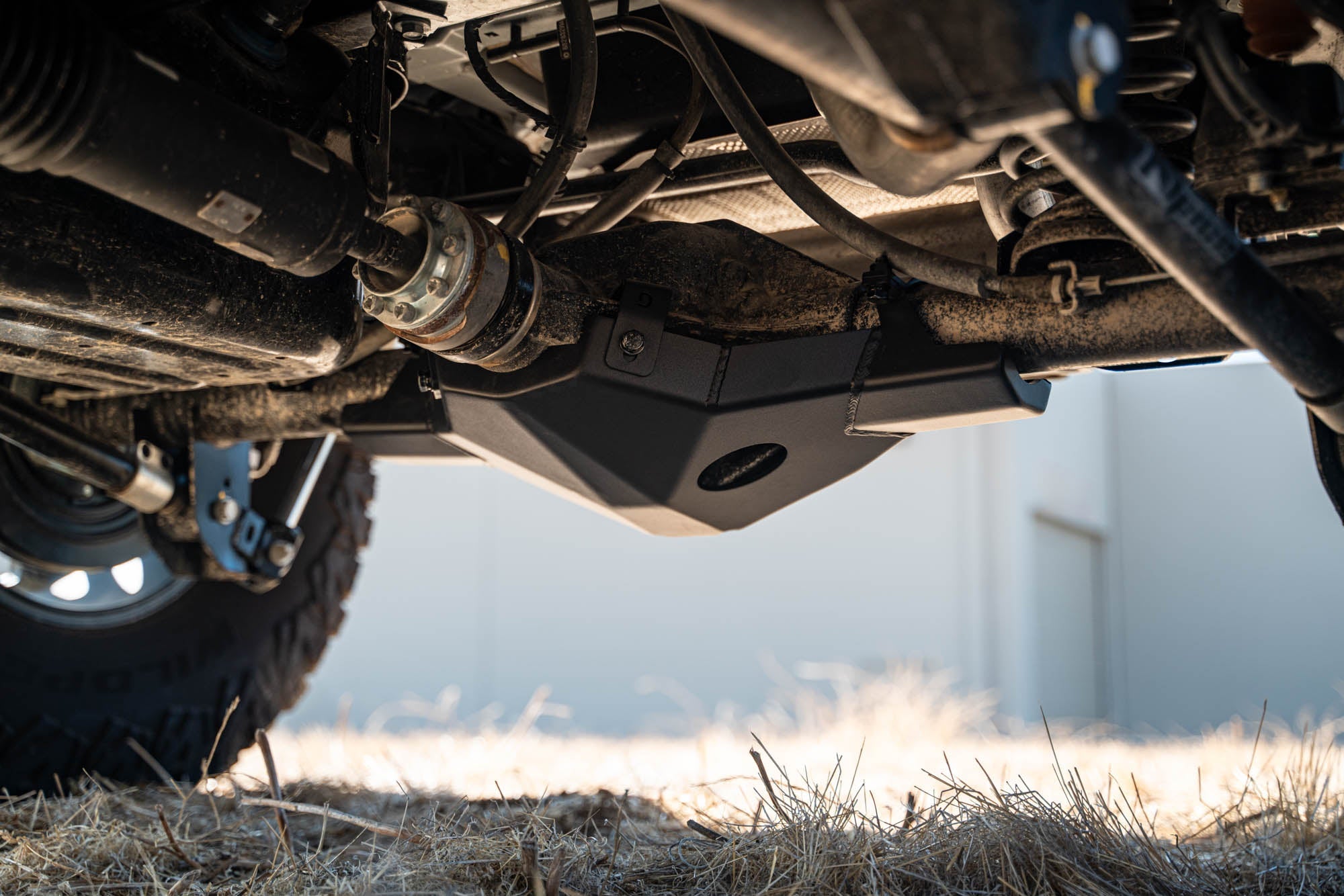 Jeep-Wrangler-JL-_-Gladiator-JT-Rear-D44-Differential-Skid-Plate-Installed-2 - NVMOS