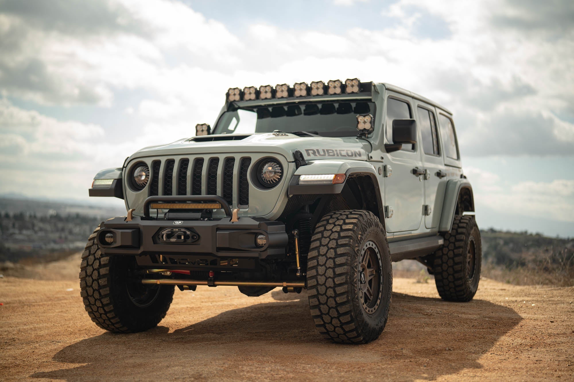 Jeep-Wrangler-_-Gladiator-OE-Plus-Front-Bumper-Outdoor-1 - NVMOS