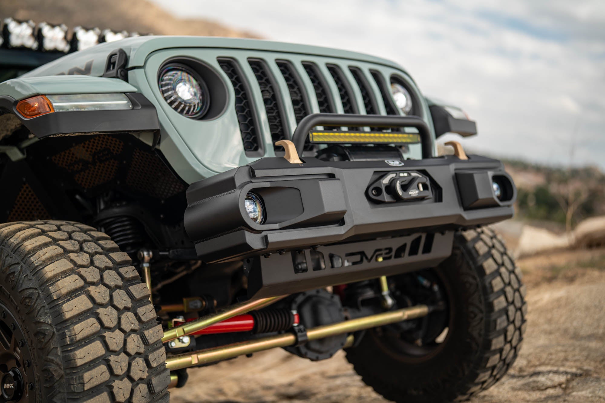Jeep-Wrangler-_-Gladiator-OE-Plus-Front-Bumper-Outdoor-3 - NVMOS