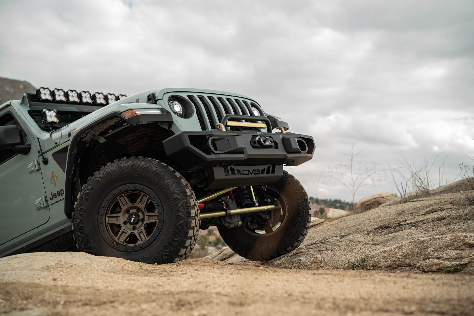 Jeep-Wrangler-_-Gladiator-OE-Plus-Front-Bumper-Outdoor-7 - NVMOS
