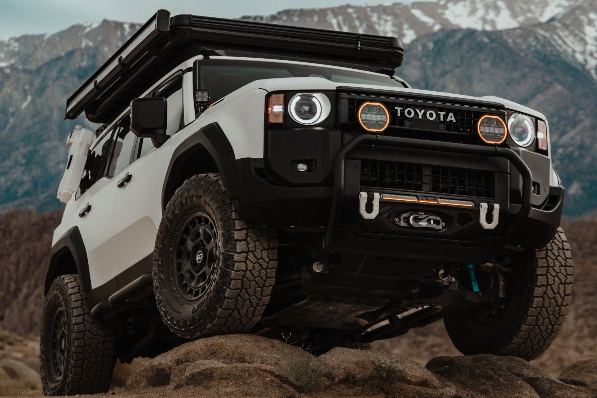 LC-250-Brush-Guard-DV8-Family-Cruiser-18 - NVMOS