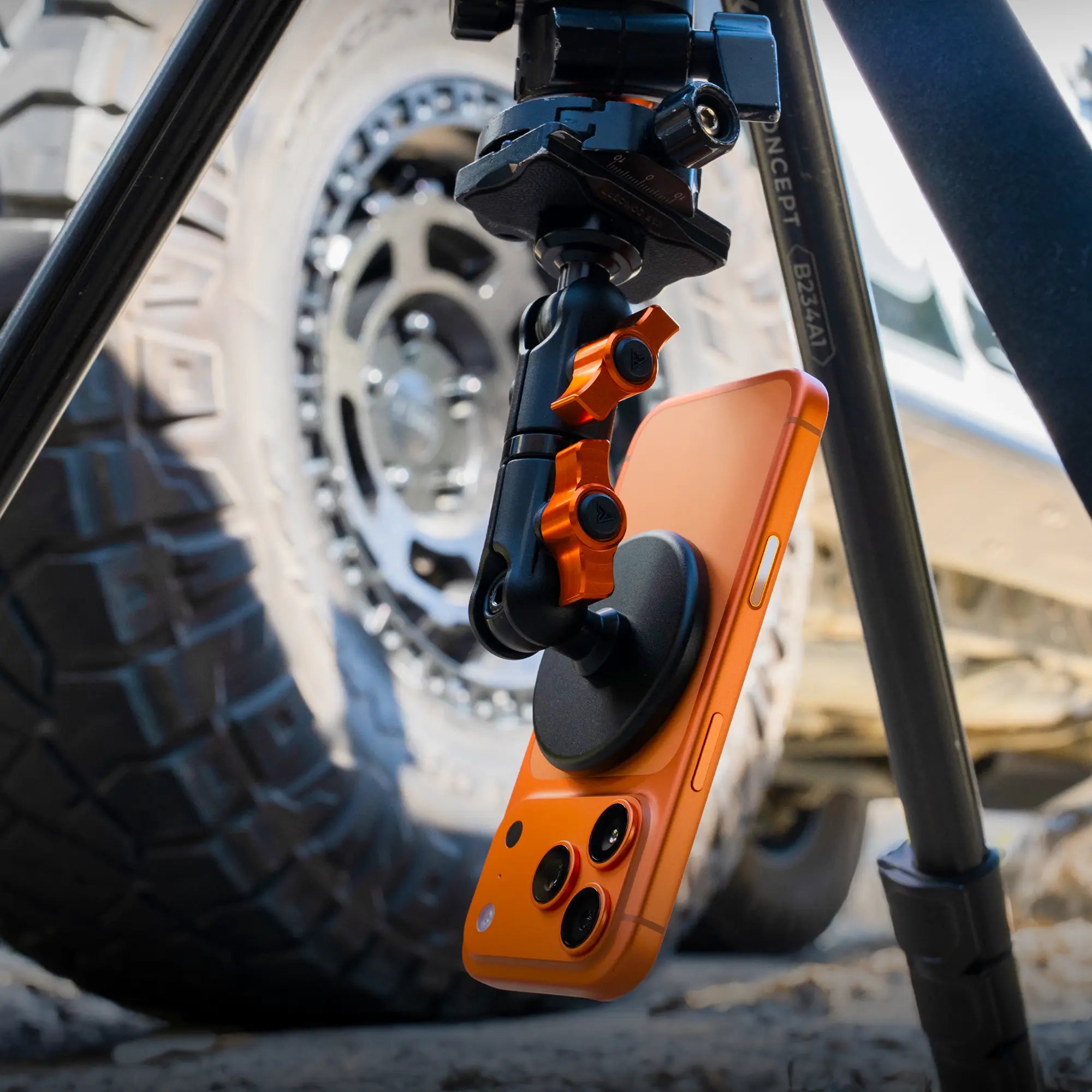 LIFESTYLE_B20Q-TRIPOD_03 - NVMOS