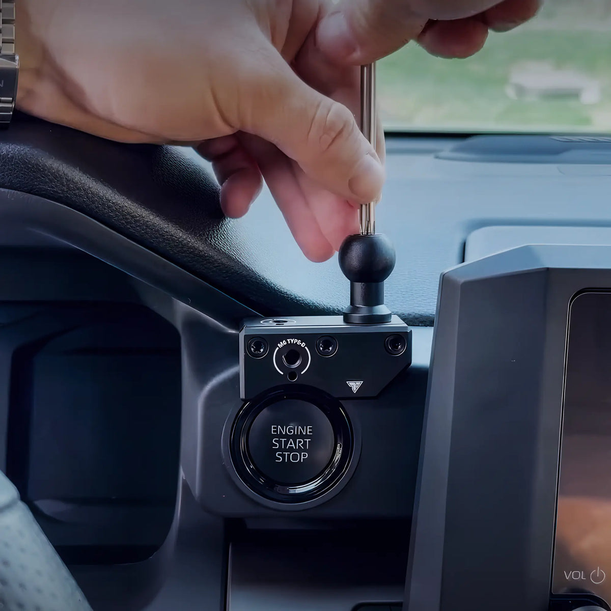 2024+ Toyota Tacoma (8" Screen ONLY) & 2025+ Toyota 4Runner LINK™ Dash Clip with 20LITE Universal Phone Holder