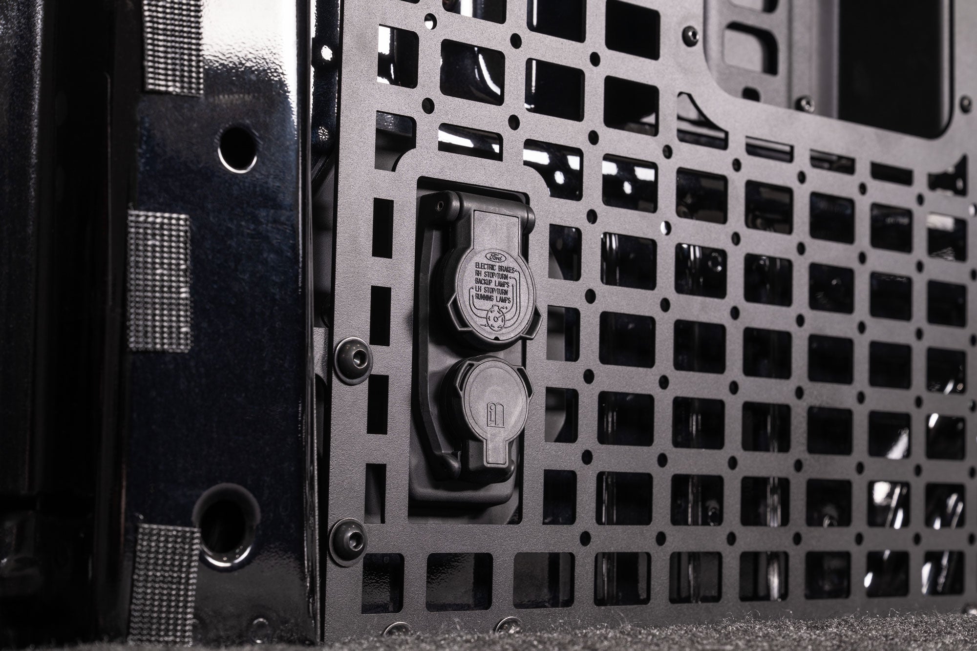 Long-Bed-Ford-Super-Duty-Bed-Side-Molle-Panels-7 - NVMOS