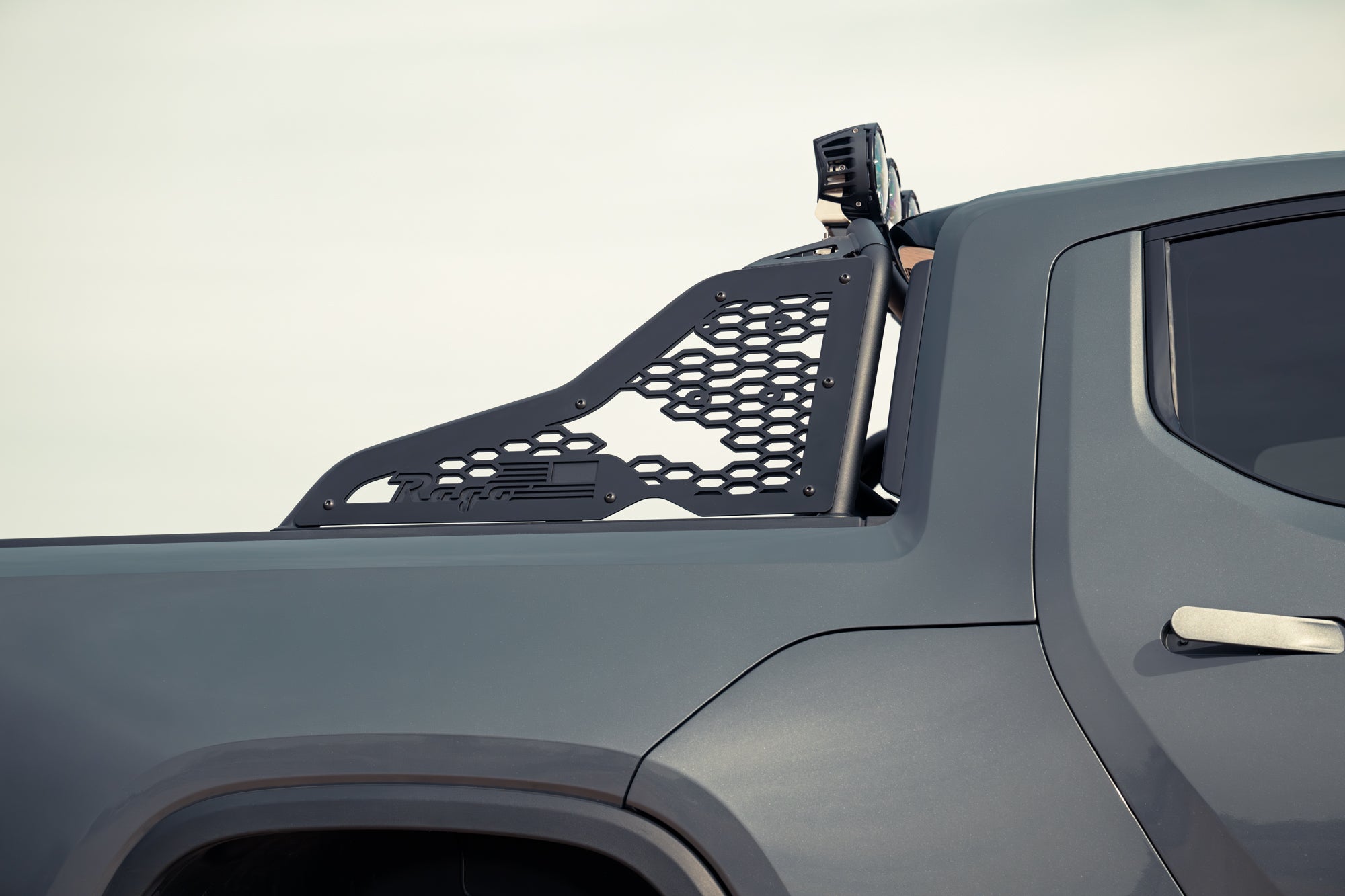 Rivian-R1T-Chase-Rack-Honycomb-Installed-13 - NVMOS