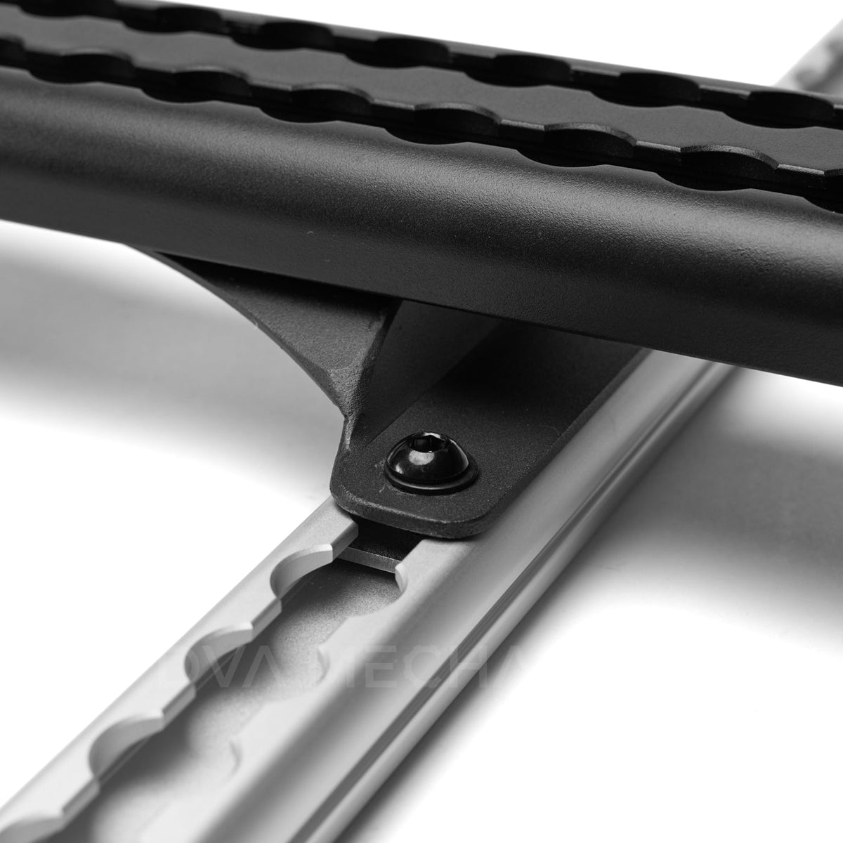 5 mm thick 25 x 25 mm roof track sliders with M8 bolts and washers for Sprinter