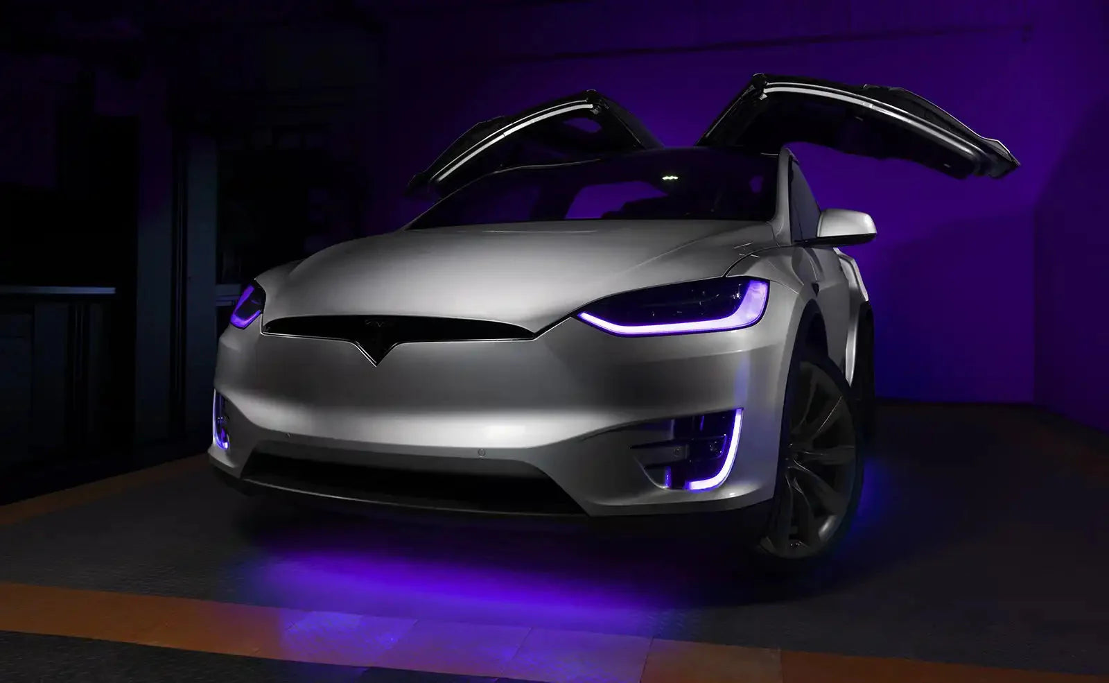 TeslaModelX_Purple_1copy_7279490d-b738-4f9f-aec8-dcdd9f00e011 - NVMOS