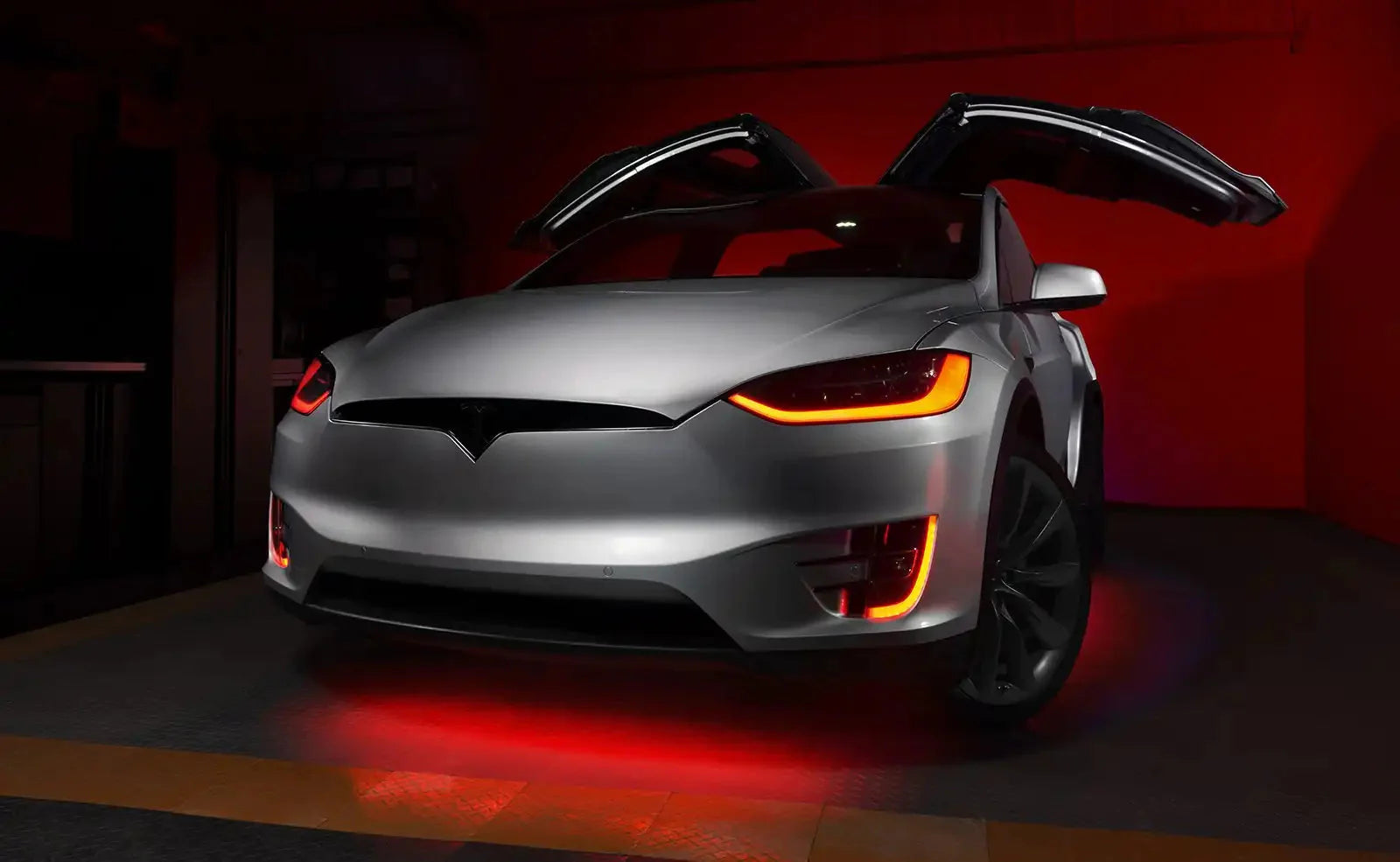 TeslaModelX_Red_1copy_f9d7eacd-b4e8-4fff-b12c-66383da81ec1 - NVMOS