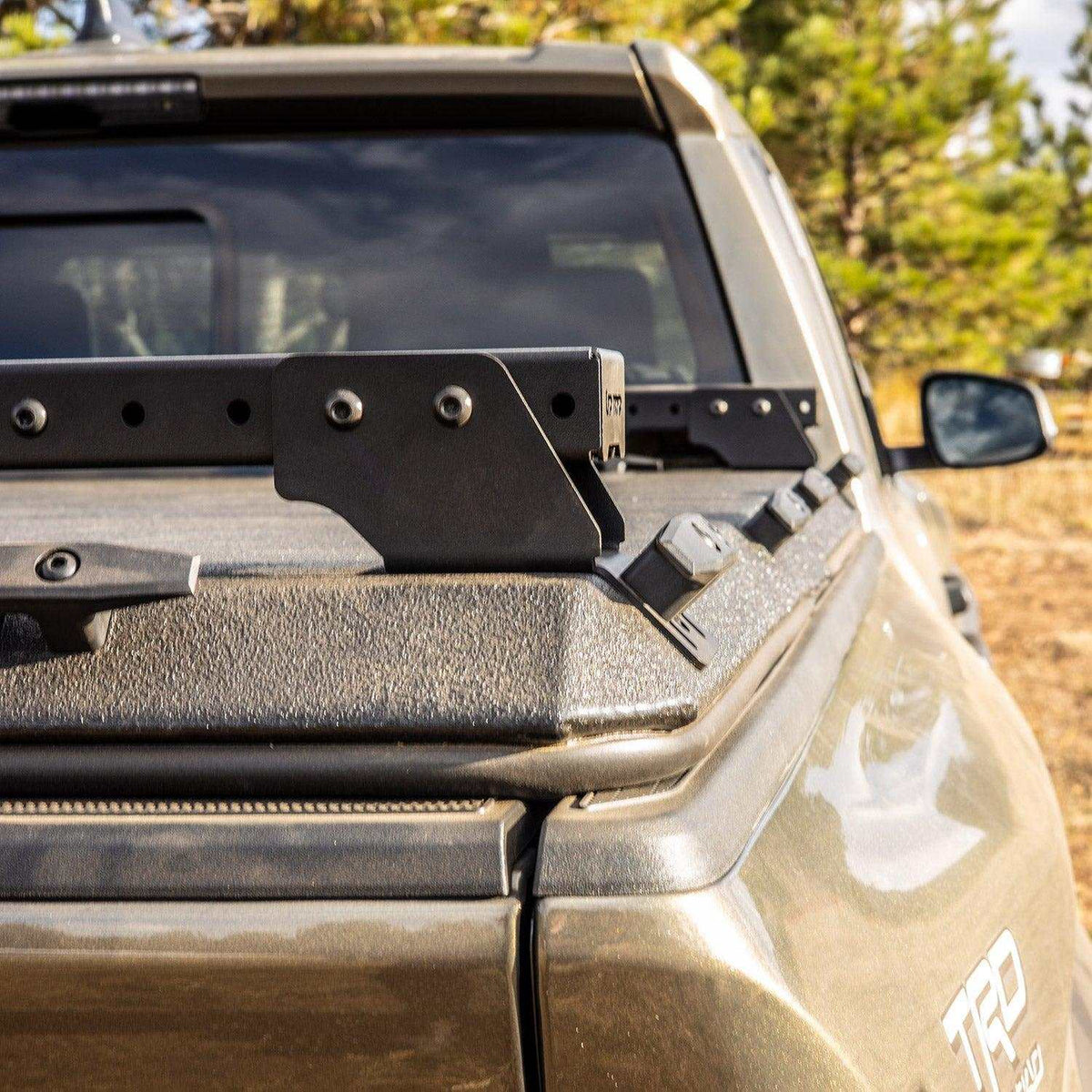 upTOP Overland crossbar kit with gear