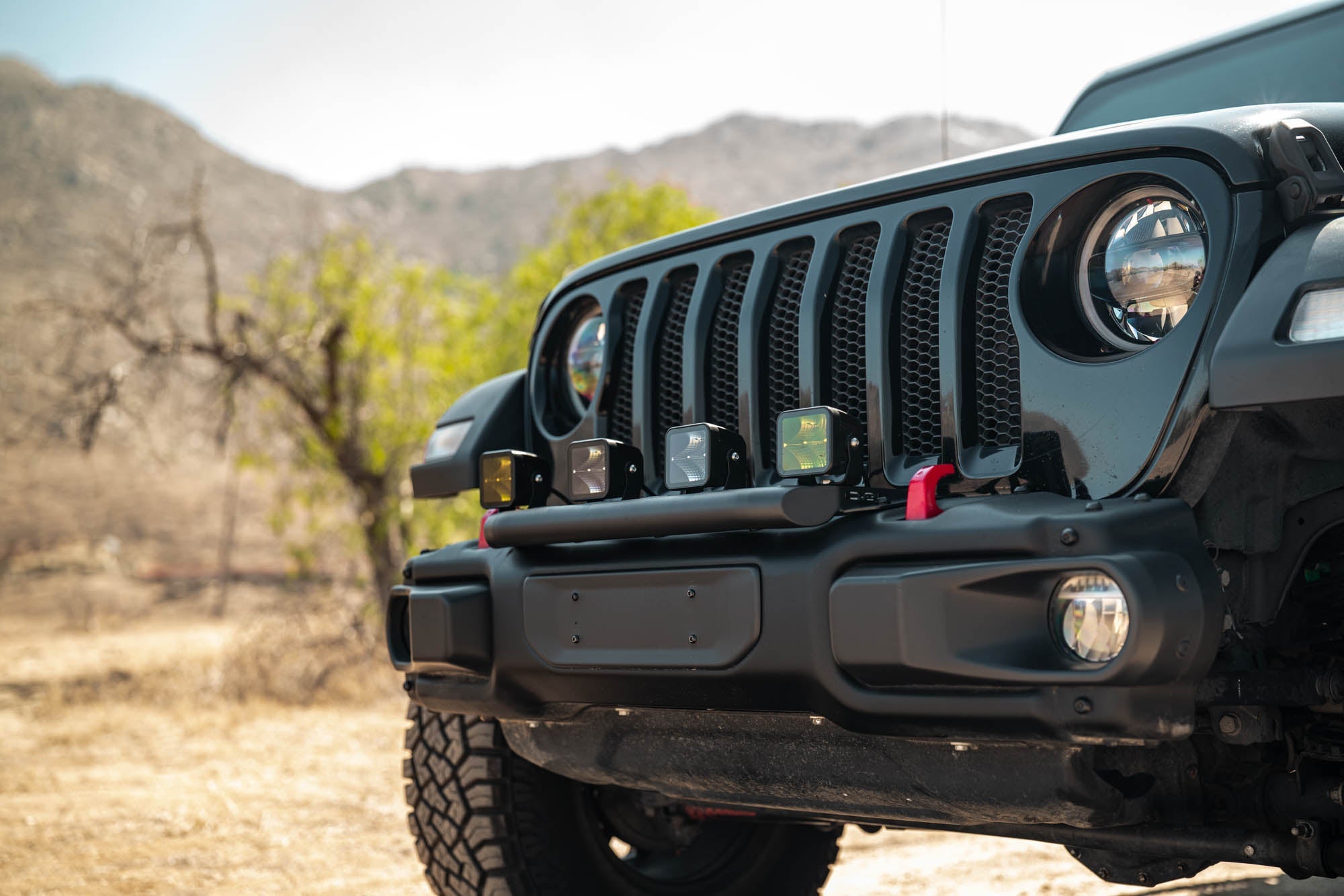 Wrangler-JL-Push-Bar-for-Mopar-Rubicon-Steel-Bumper-Installed-10 - NVMOS