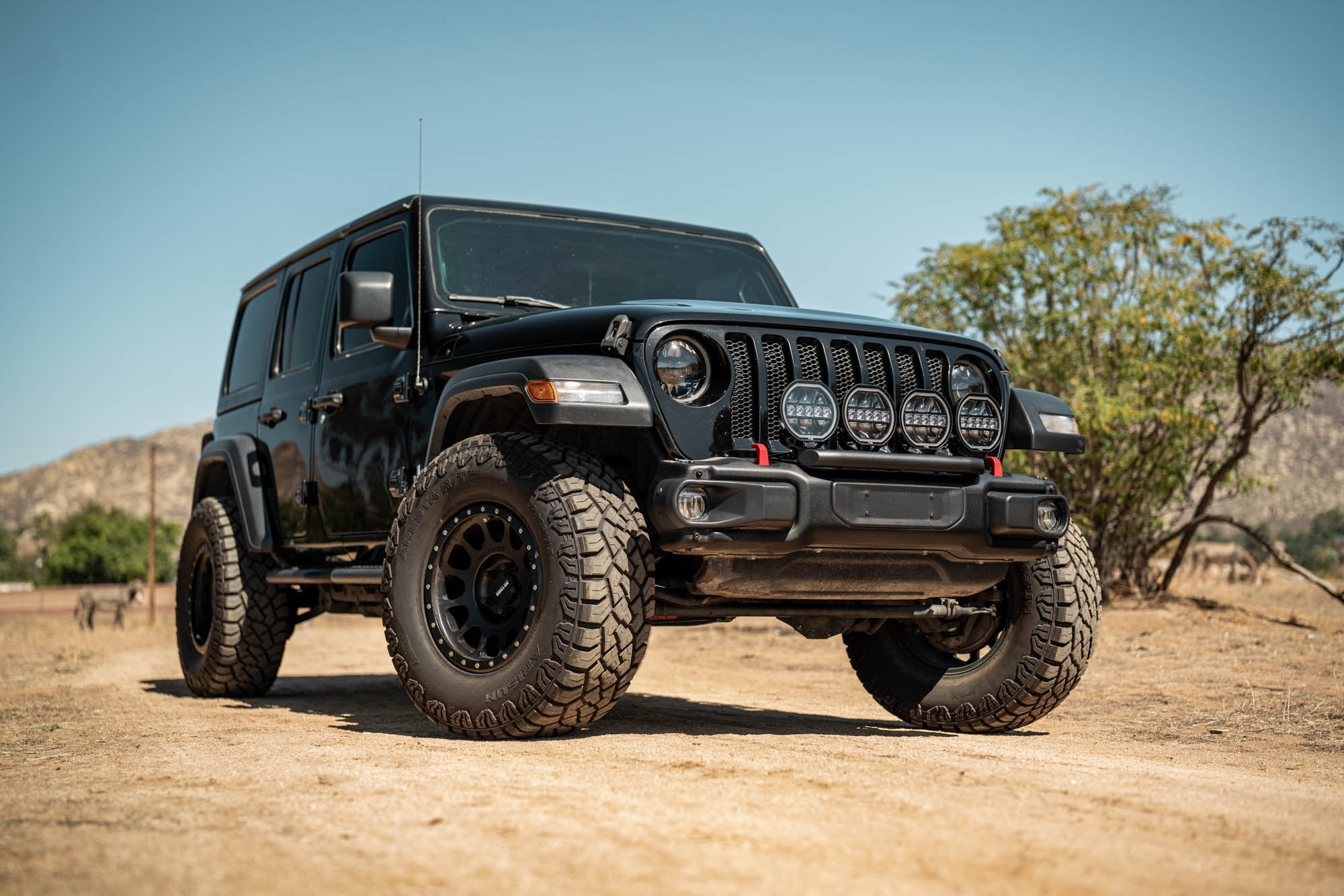 Wrangler-JL-Push-Bar-for-Mopar-Rubicon-Steel-Bumper-Installed-4 - NVMOS