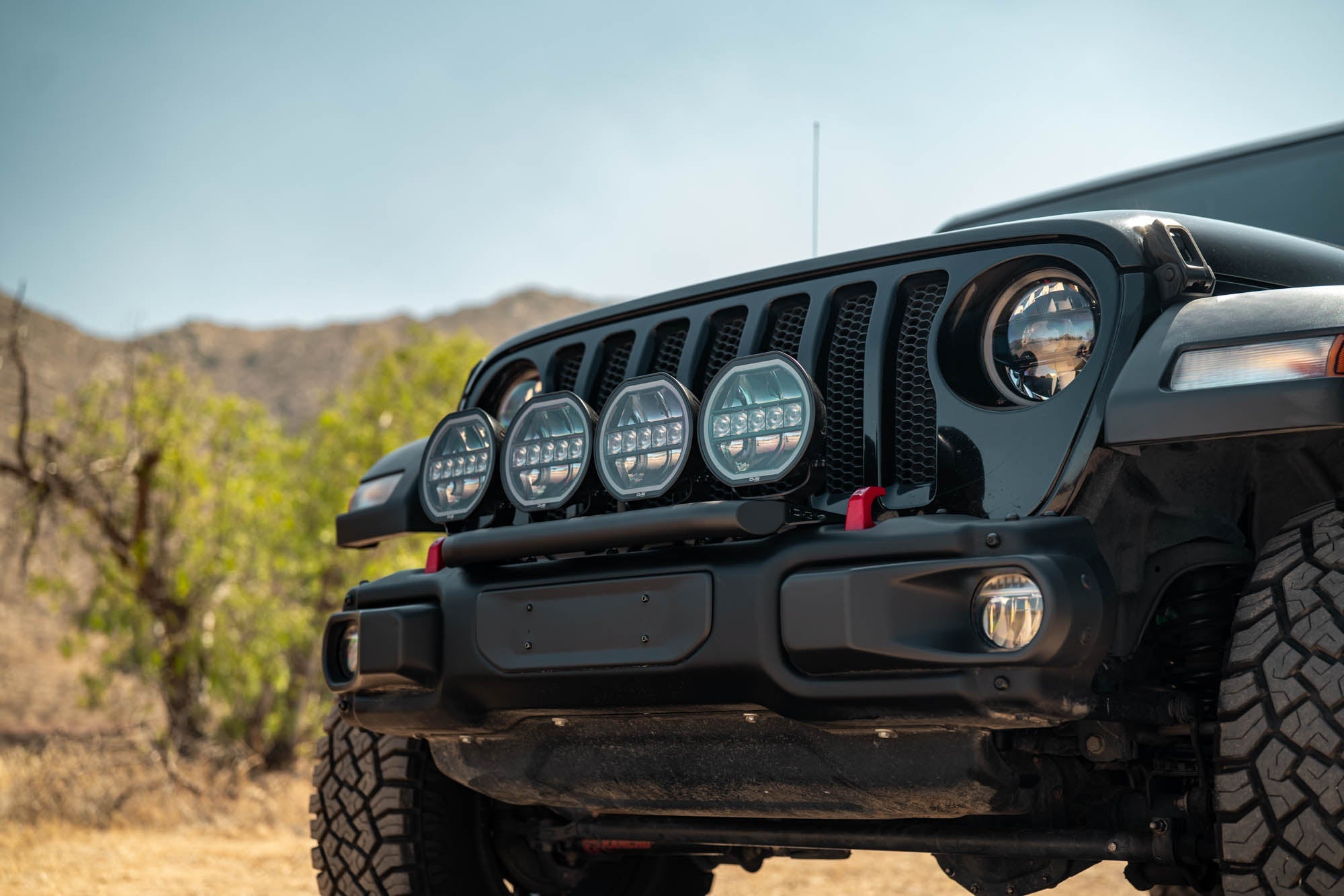 Wrangler-JL-Push-Bar-for-Mopar-Rubicon-Steel-Bumper-Installed-5 - NVMOS