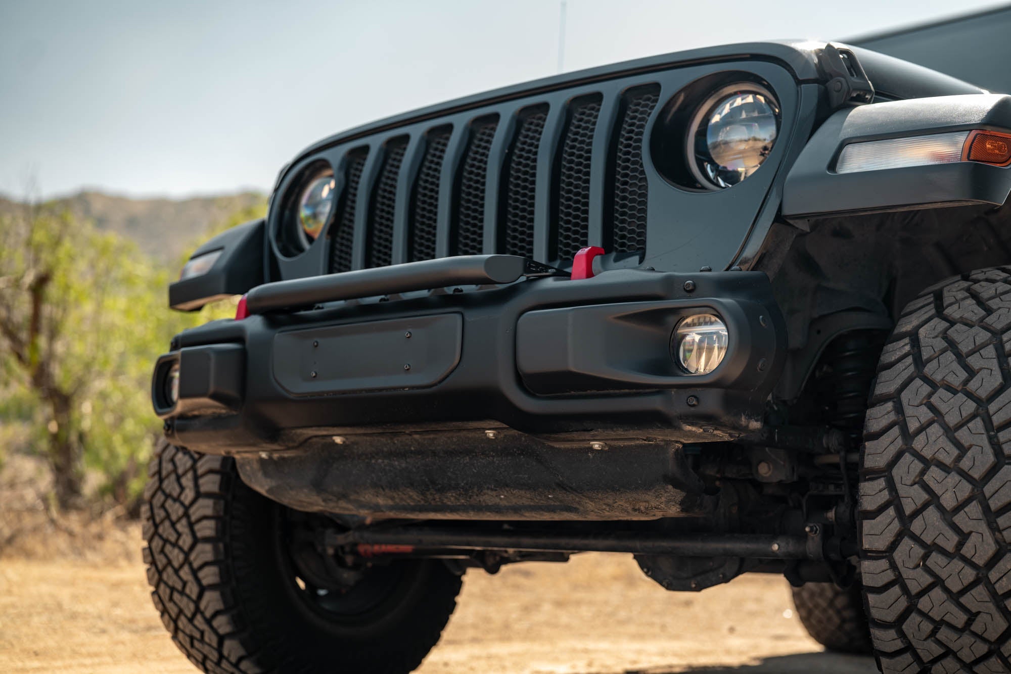 Wrangler-JL-Push-Bar-for-Mopar-Rubicon-Steel-Bumper-Installed-6 - NVMOS