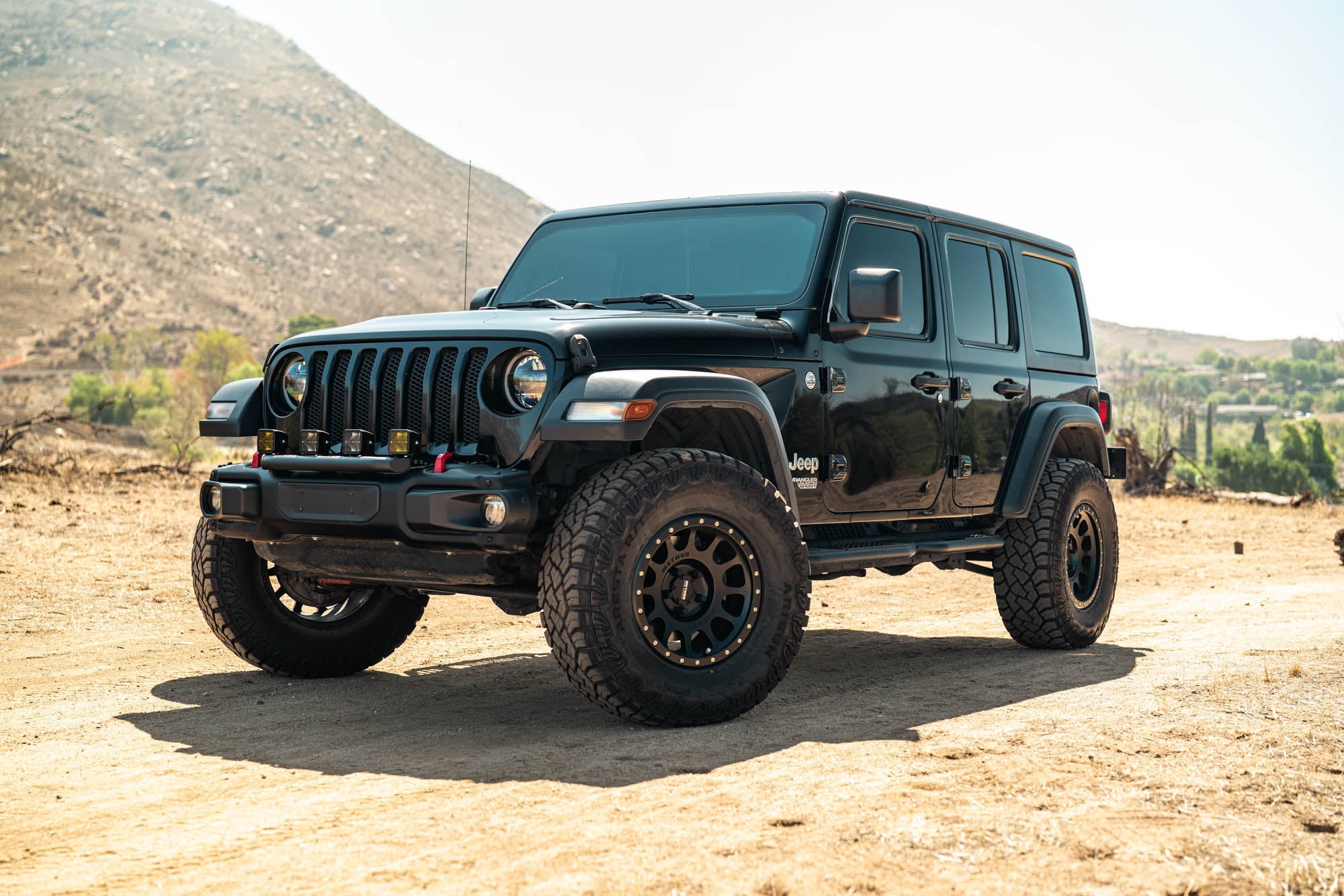 Wrangler-JL-Push-Bar-for-Mopar-Rubicon-Steel-Bumper-Installed-8 - NVMOS