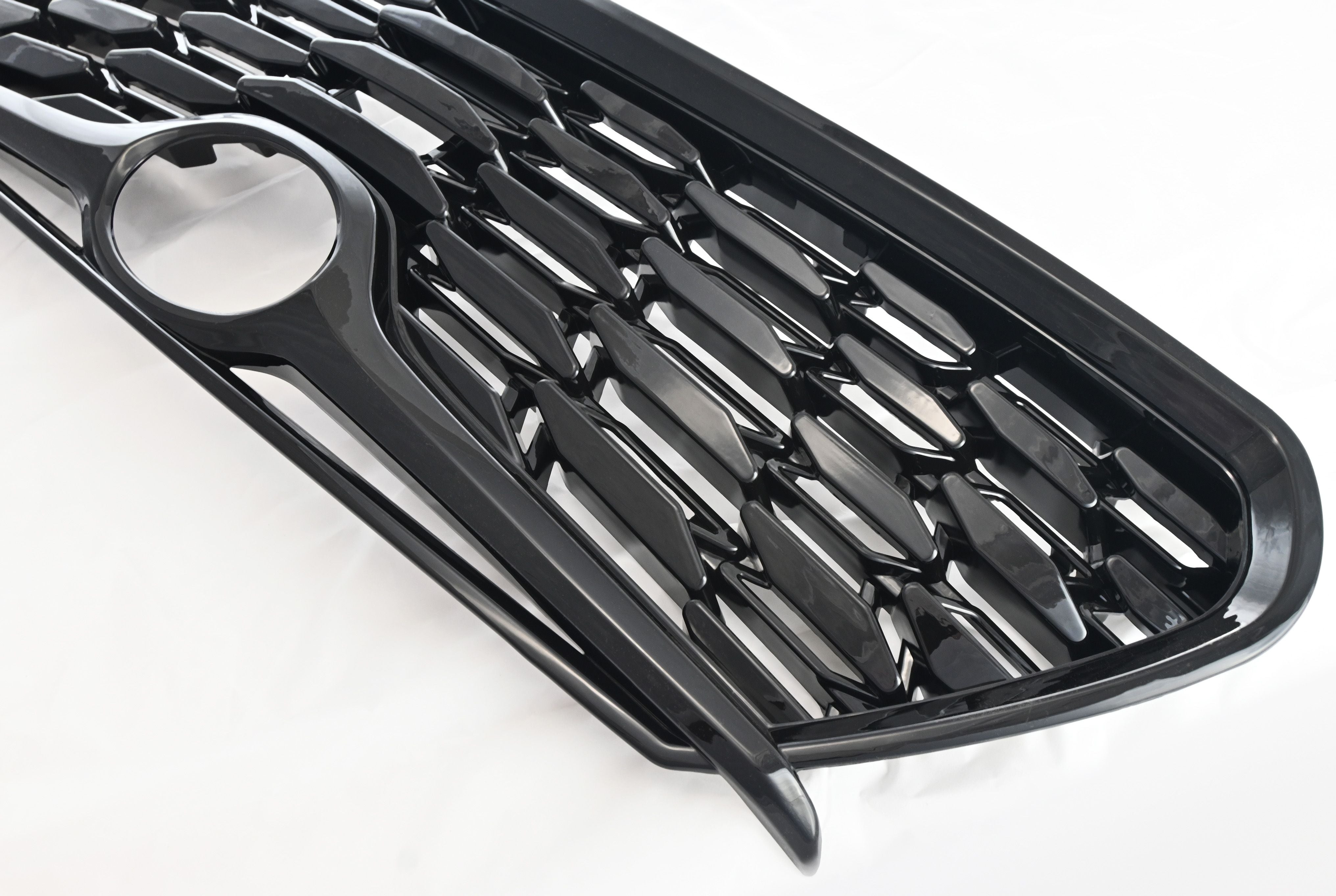 ABS6518BLK 20-21 Toyota Highlander LE/XLE Does not fit grille with Camera Gloss Black Clip-On W/Tape Grille Overlay
