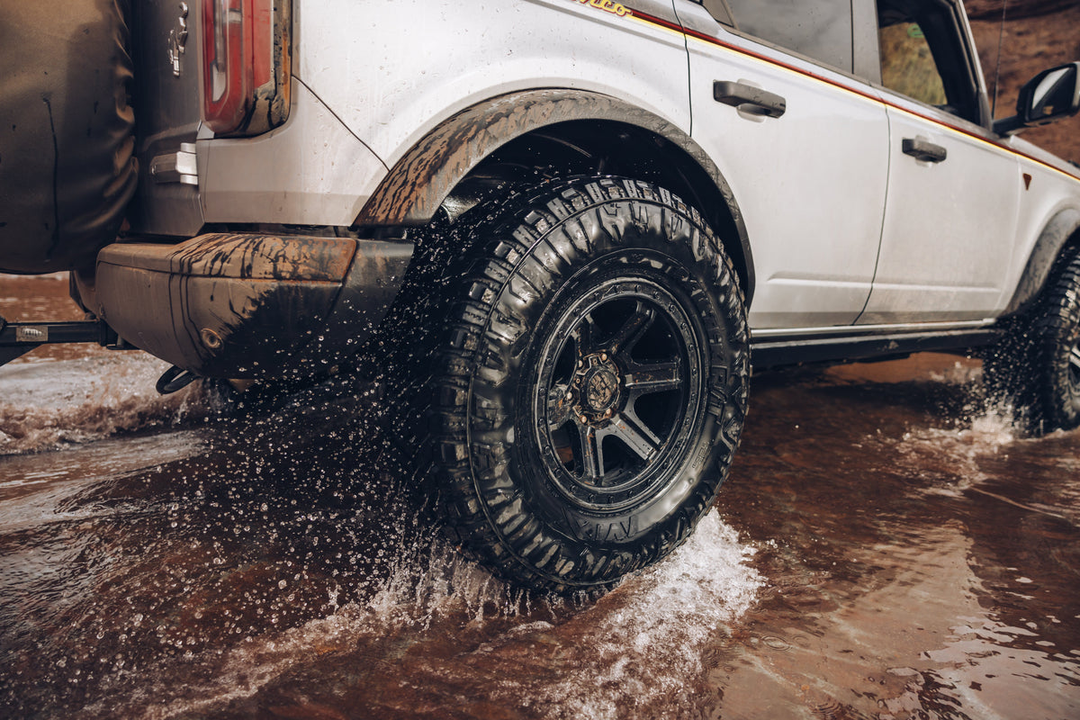 Avix Trailtek R/T rugged terrain tire
