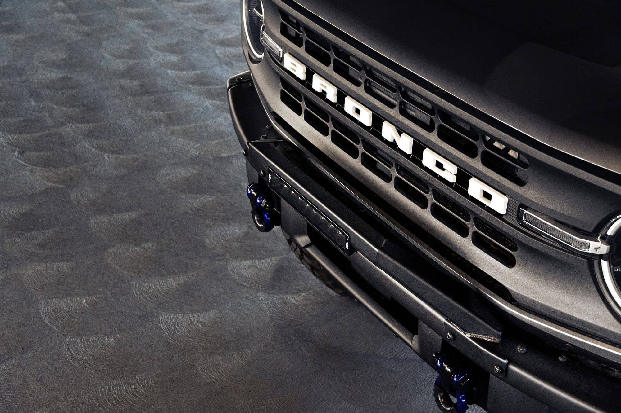 bronco-oem-steel-bumper-bull-bar-with-light - NVMOS