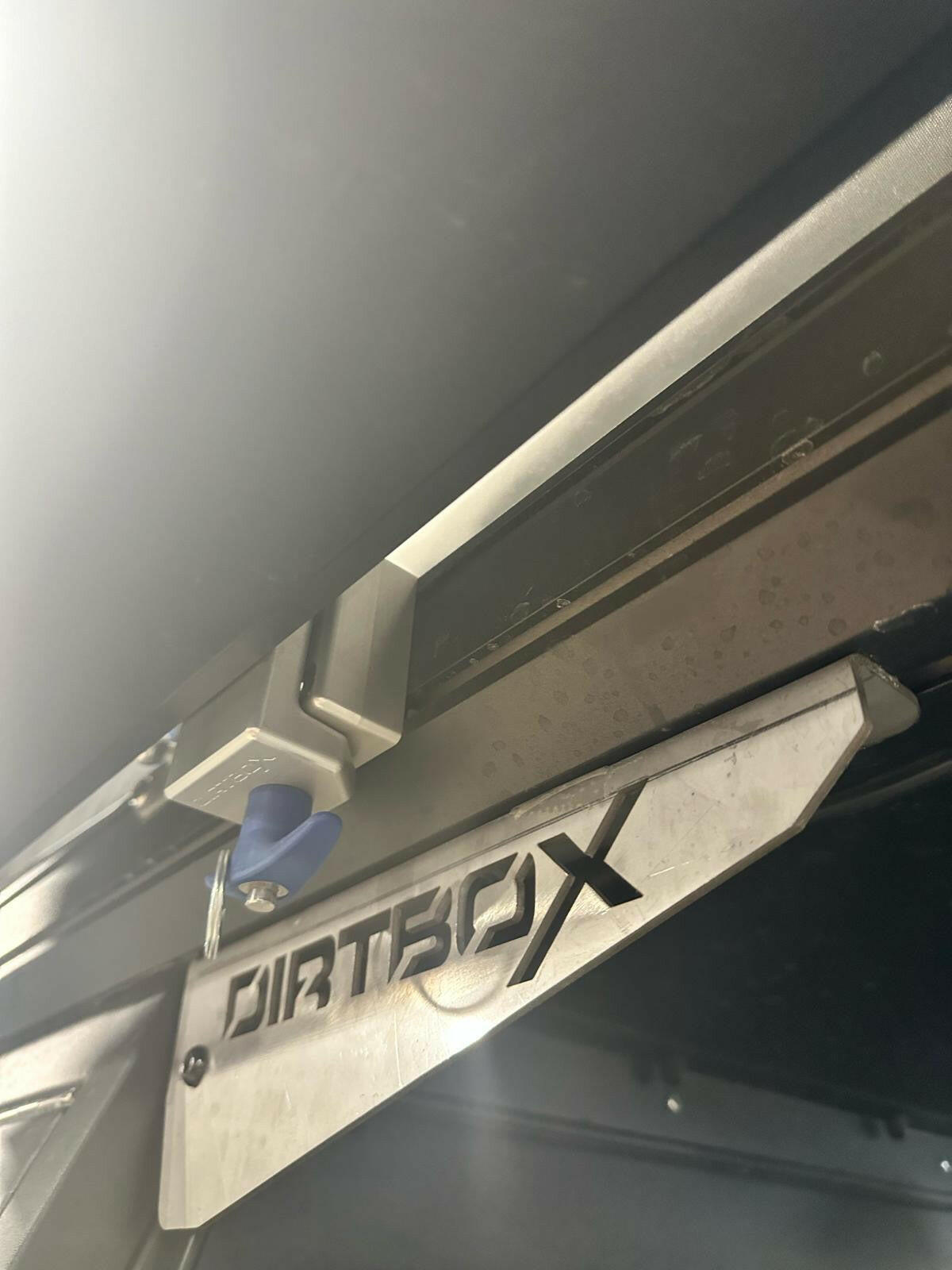 Dirtbox Overland The Chunk quick release bracket