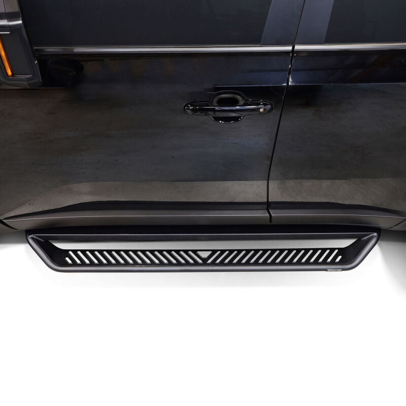 Westin Outlaw Drop Running Boards, fits Toyota Land Cruiser
