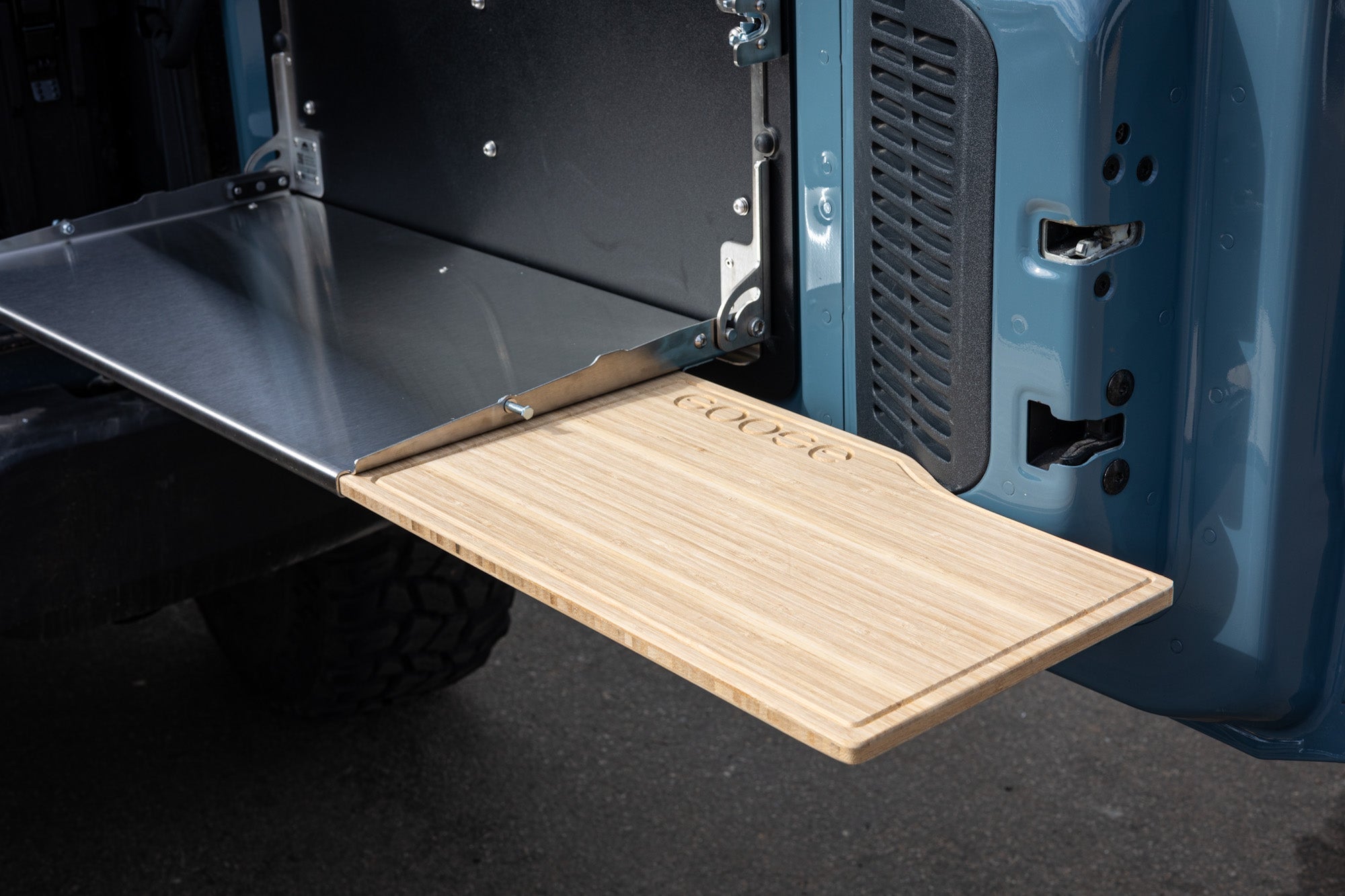 福特 Bronco 2021 年至今第 6 代 - 后挡板表