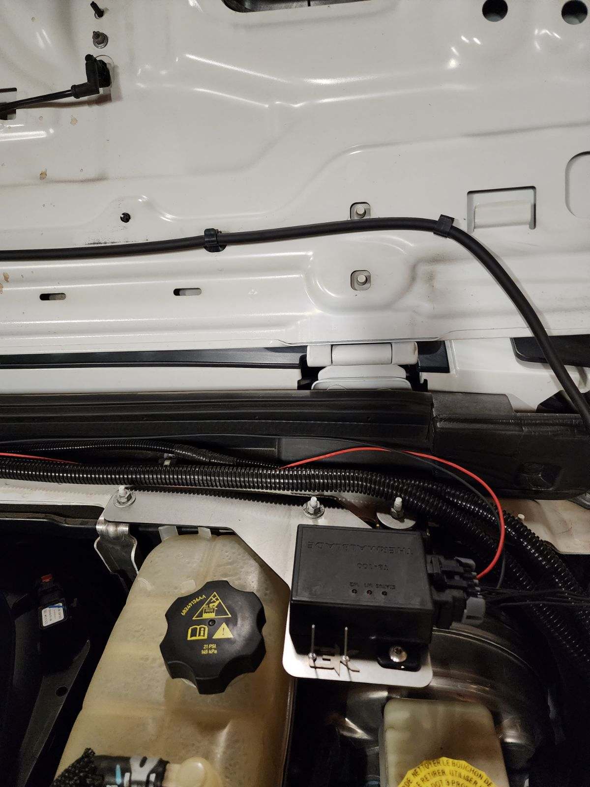 Gatekeeper 2018-2024 Jeep Wrangler JL and JT Heated Wiper Blades with Installation Brackets.