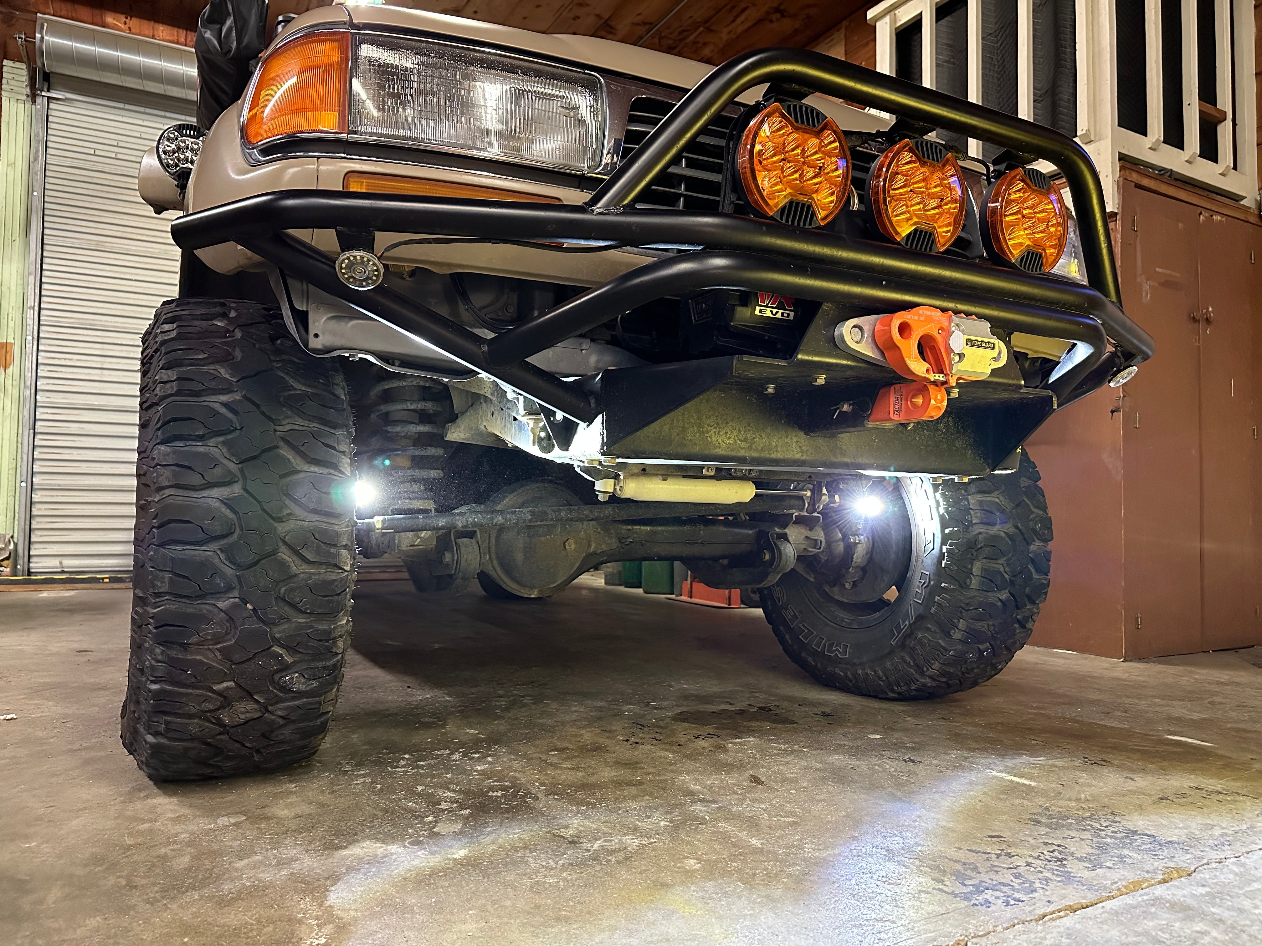 Toyota FJ80 Landcruiser Steerable Knuckle Pod Light Mounts (1990-1997)