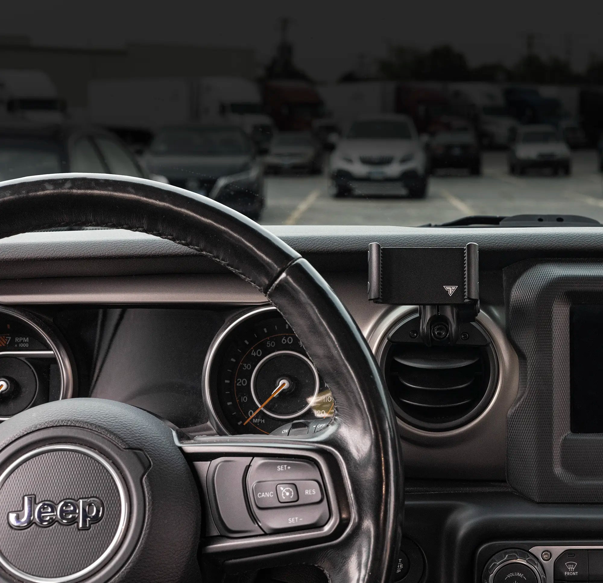 jeep-vm16-lifestyle02 - NVMOS