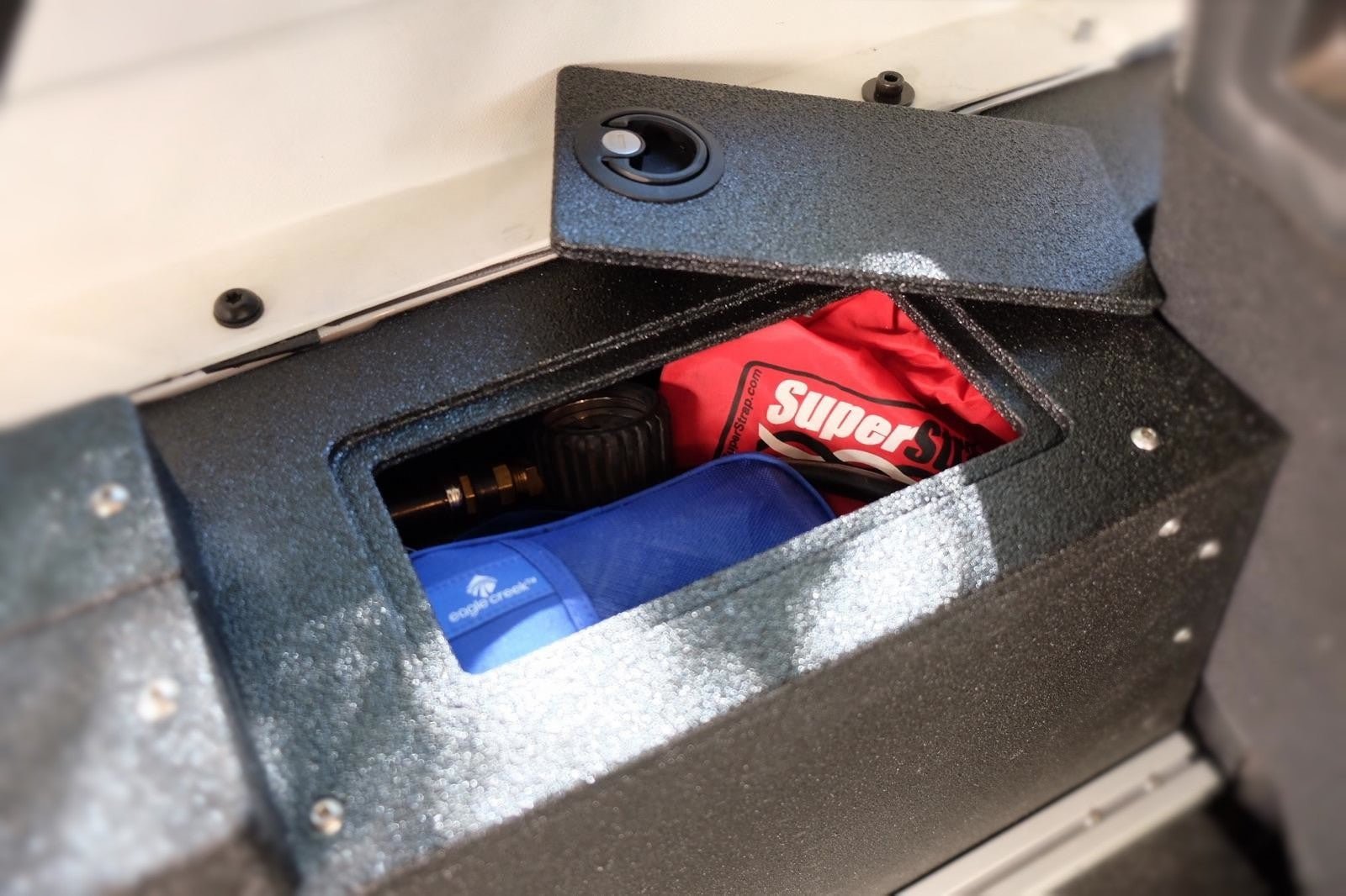 Jeep Wrangler 2007-2018 JKU 4 puertas - Compartimentos laterales