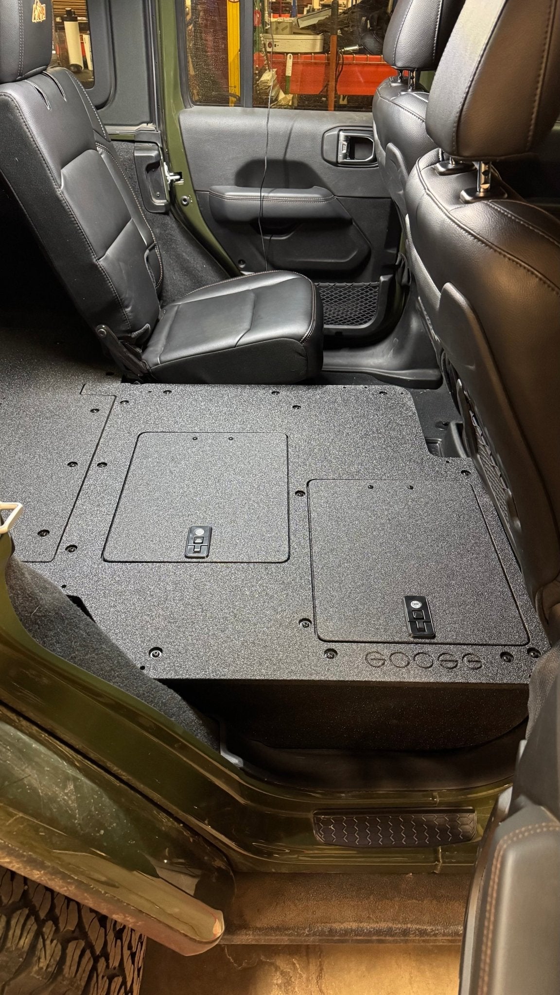 Goose Gear Jeep Wrangler 2018-Present JLU 4 Door - Second Row Seat Delete Plate System - V2