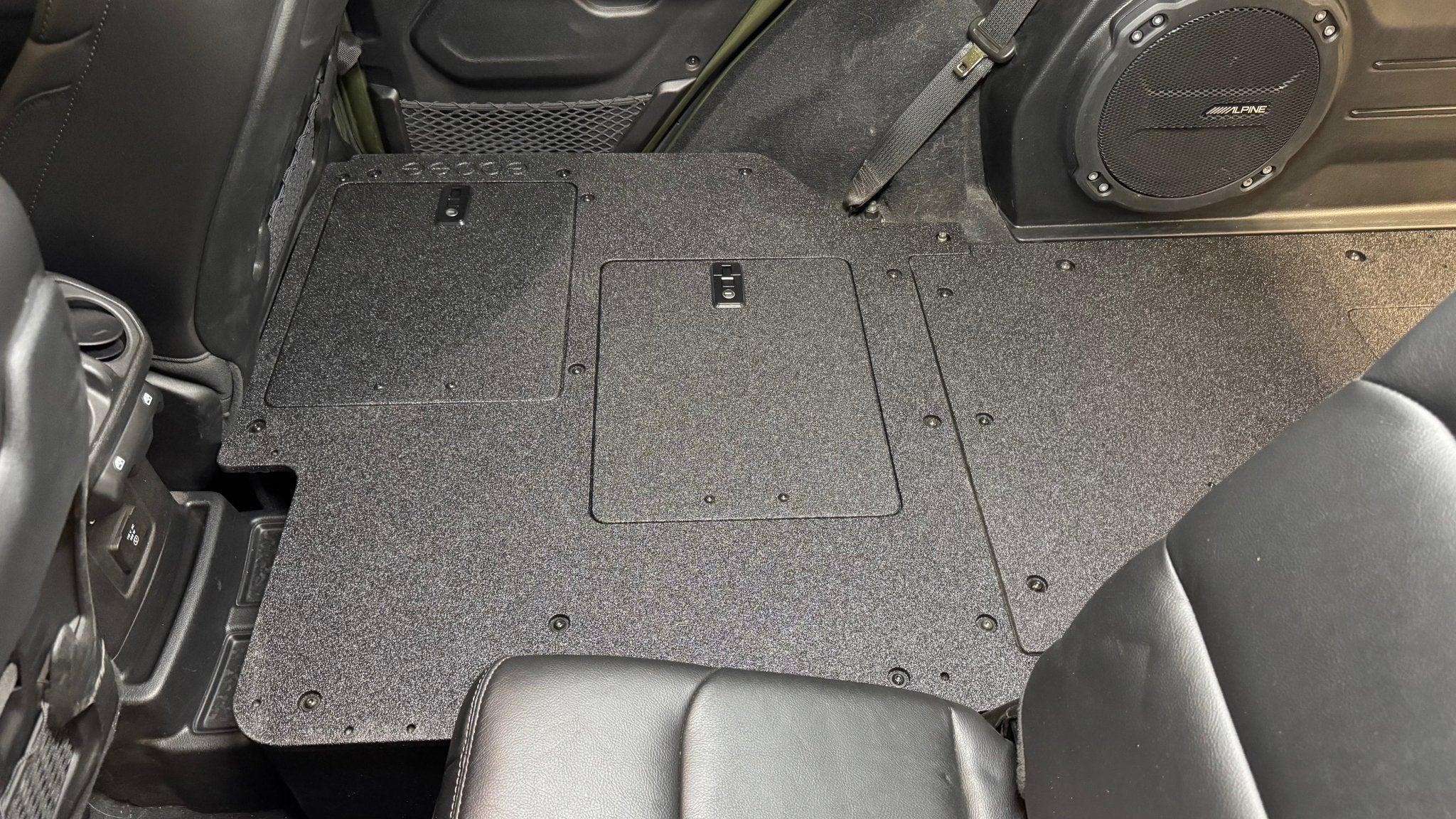 Goose Gear Jeep Wrangler 2018-Present JLU 4 Door - Second Row Seat Delete Plate System - V2